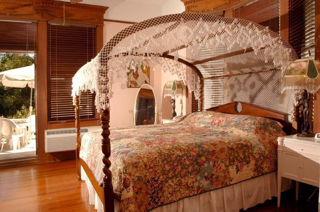 Curry Mansion Inn by null