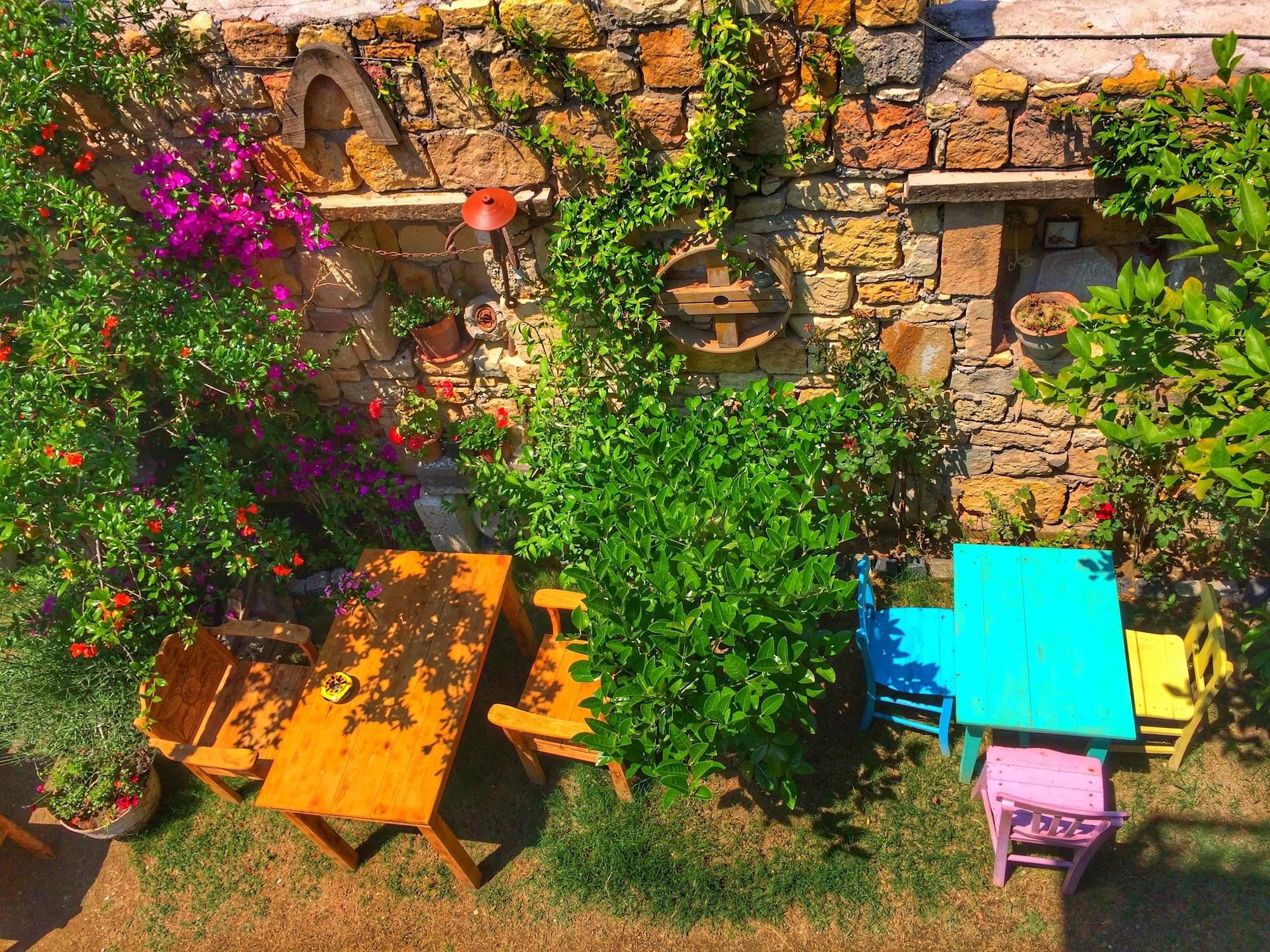 Parmis Boutique House