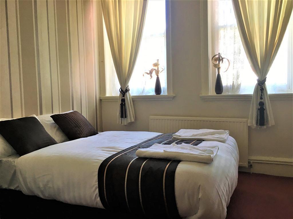 Assheton Arms Hotel