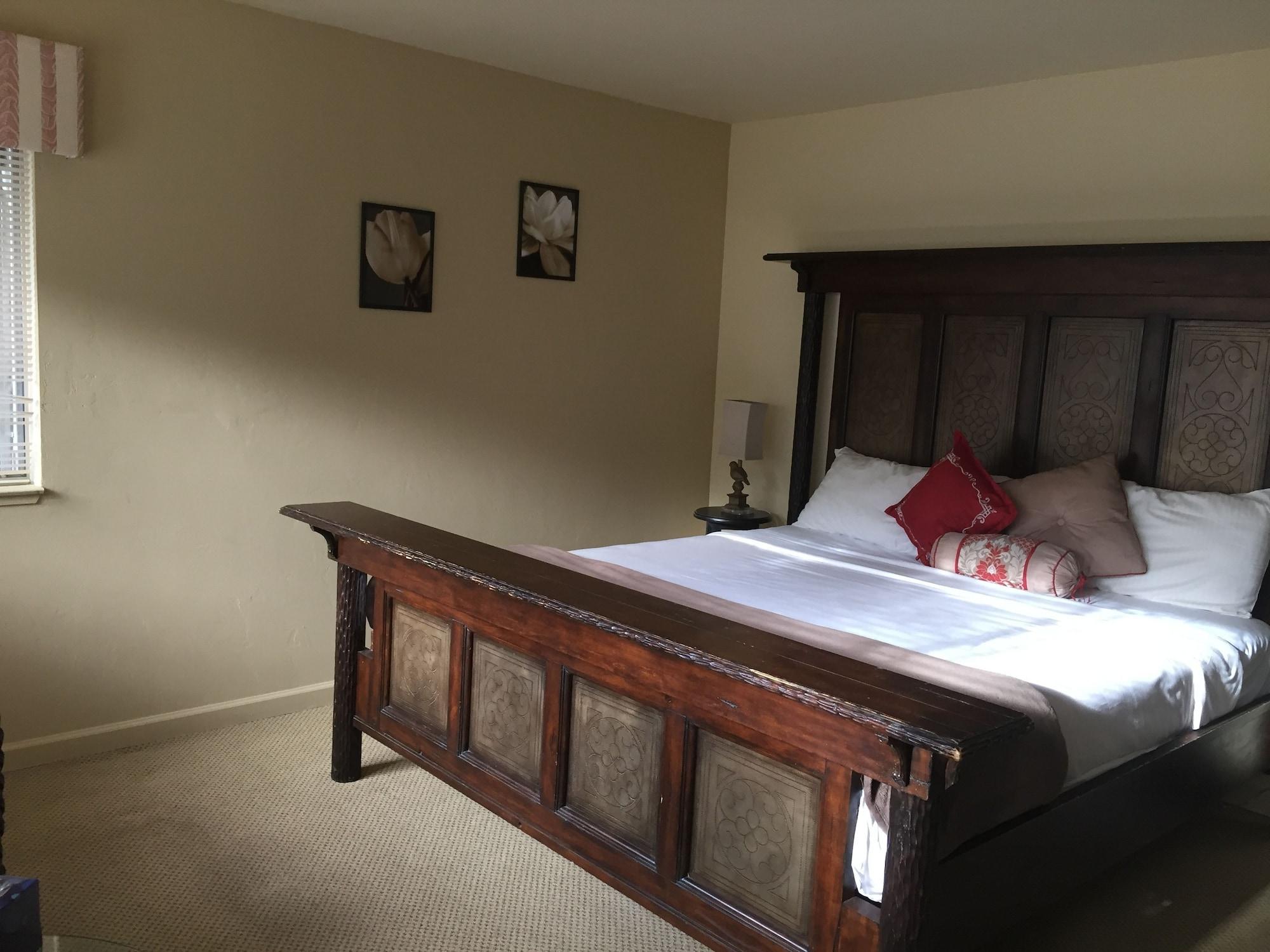 Hidden Valley Inn by null