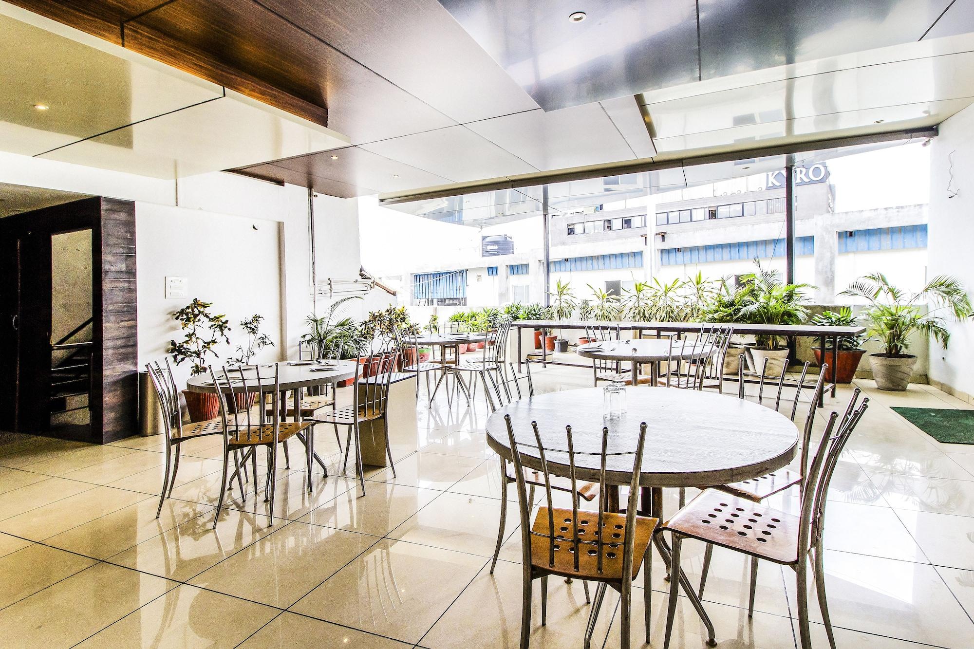 Fabhotel Rajnandani Residency