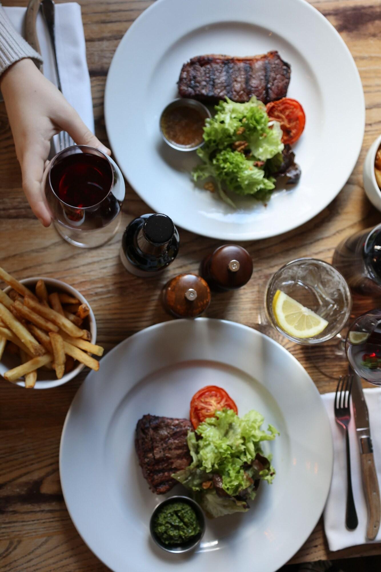 The Porterhouse Grill & Rooms by null