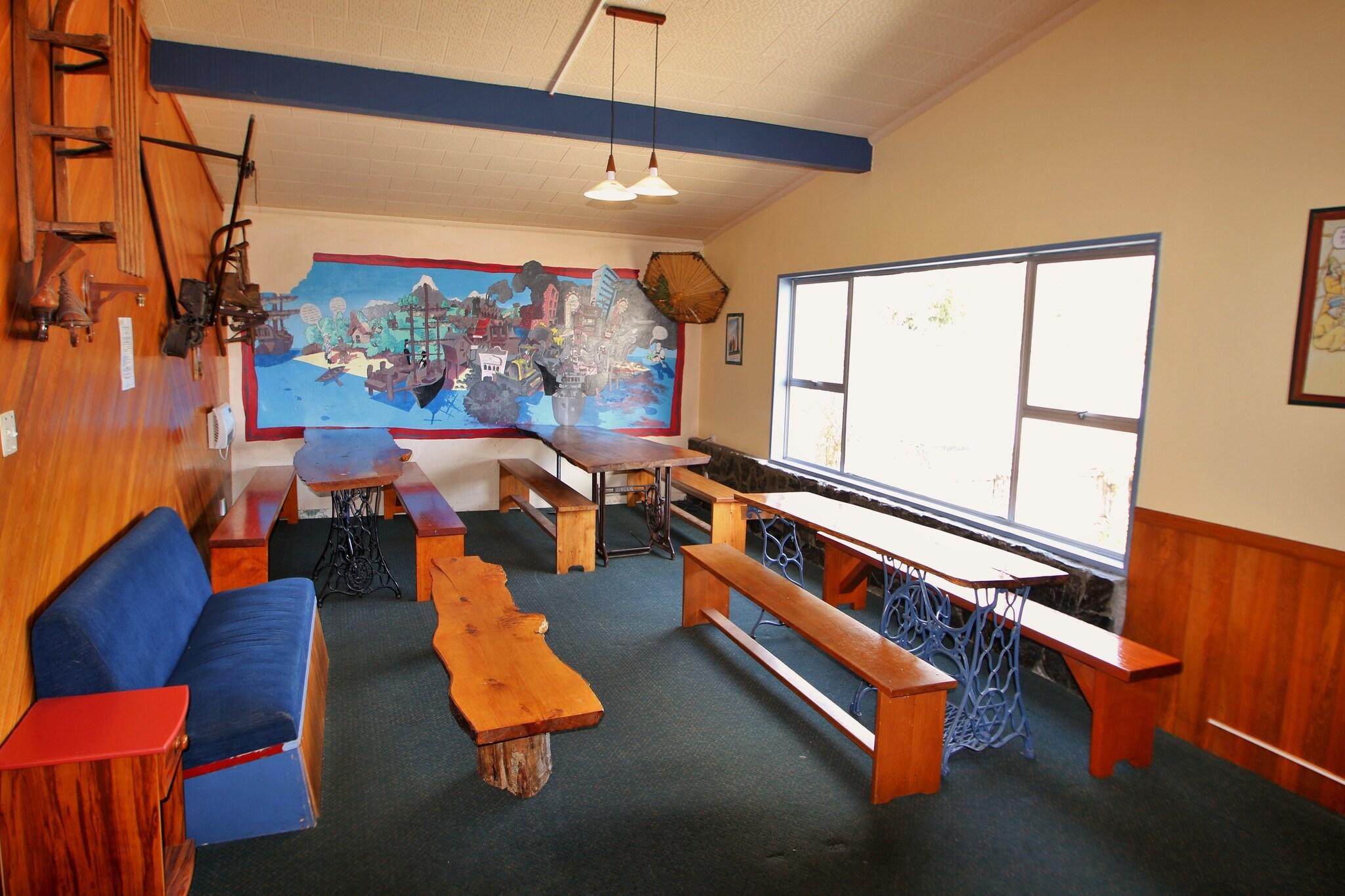 Chateau Backpacker Motels