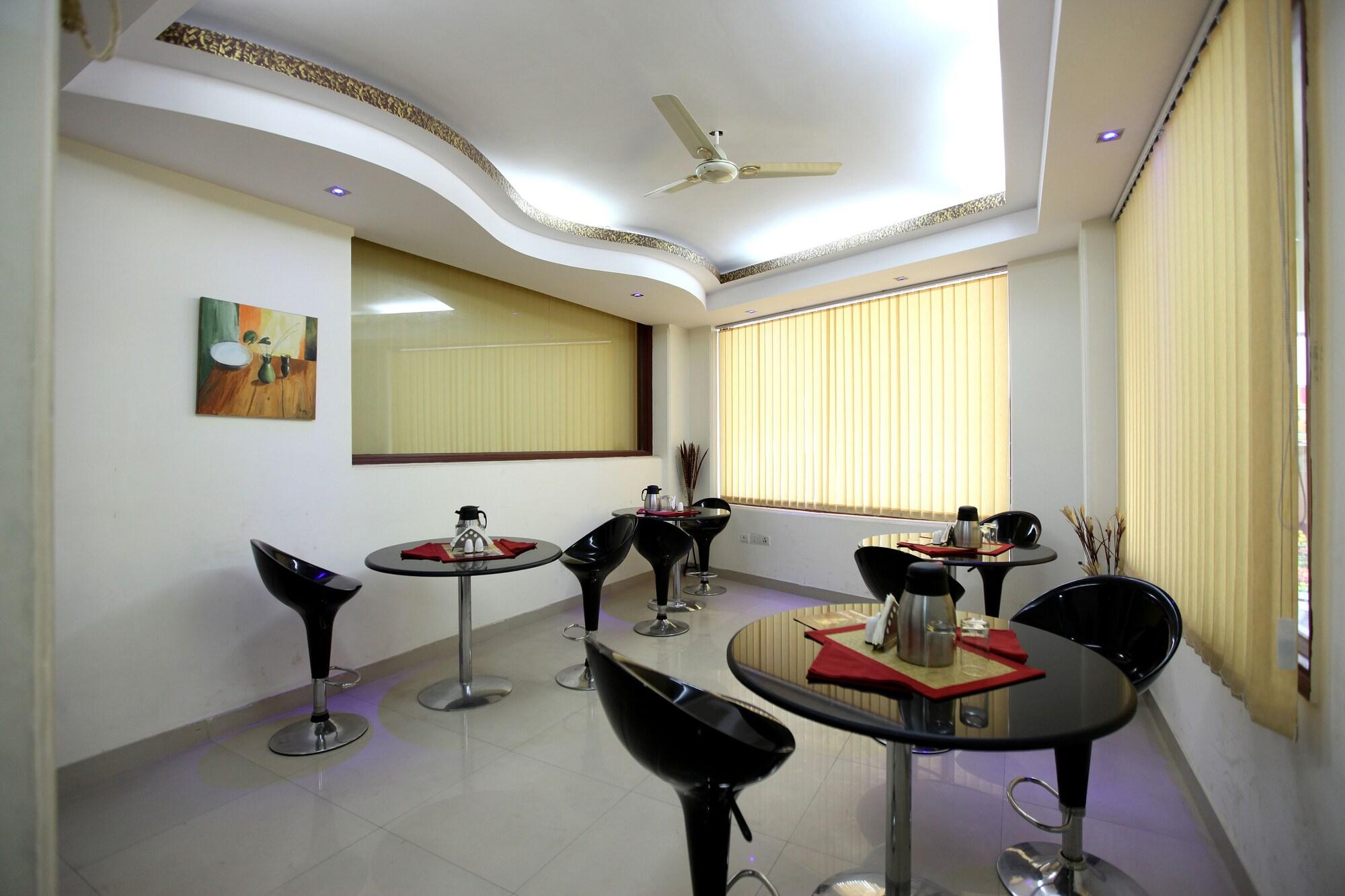 Hotel Airport City