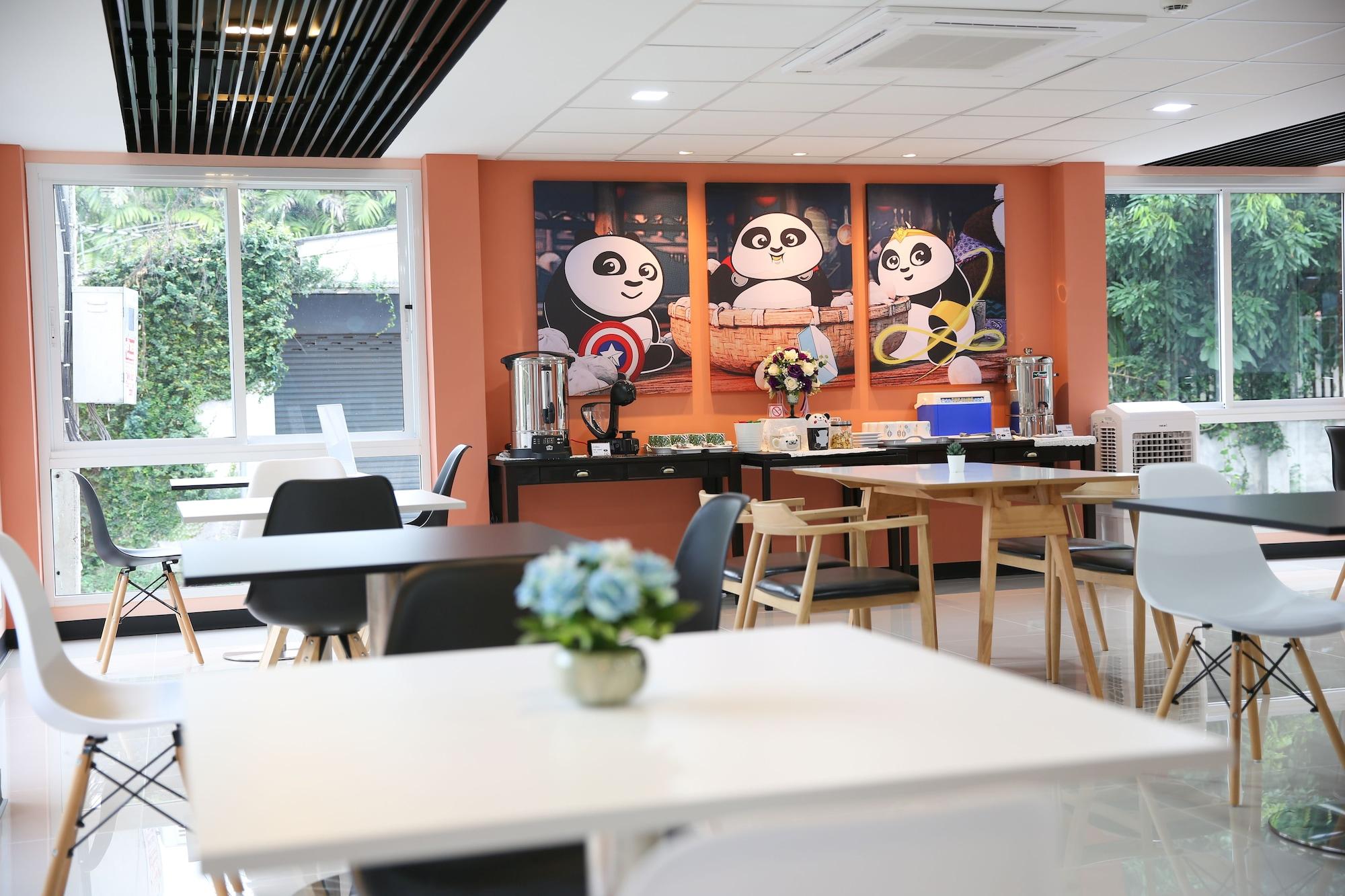 Lucky Panda Hotel by ZUZU