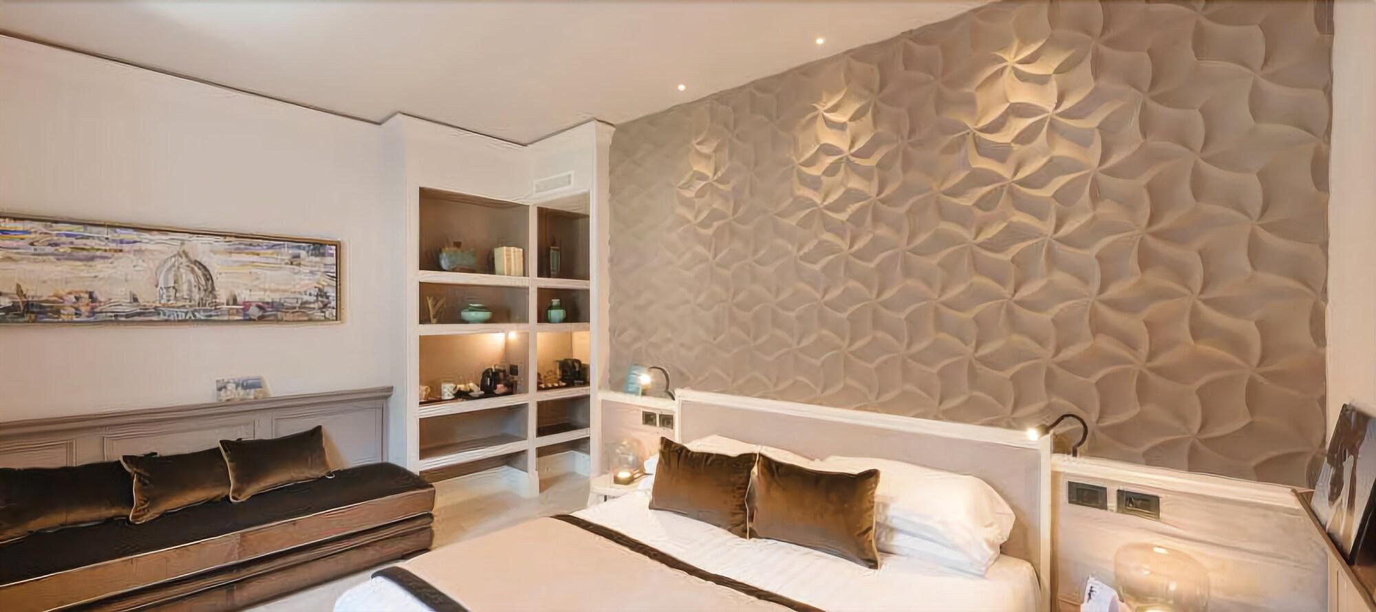 Rhea Silvia Luxury Navona by null