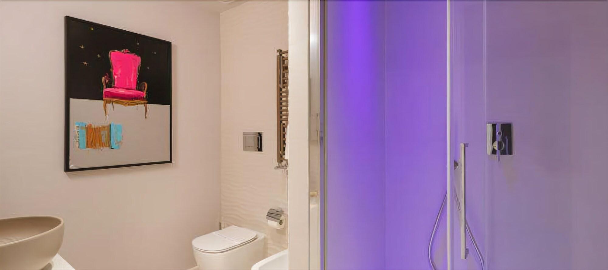 Rhea Silvia Luxury Navona by null