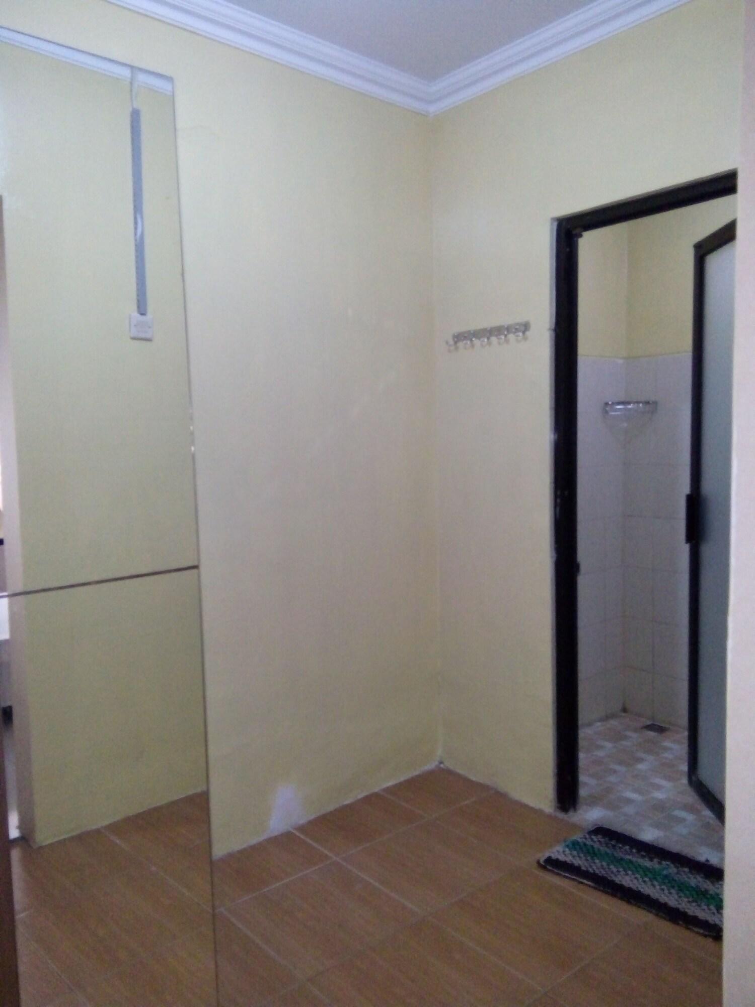 RedDoorz near Danurejan Malioboro