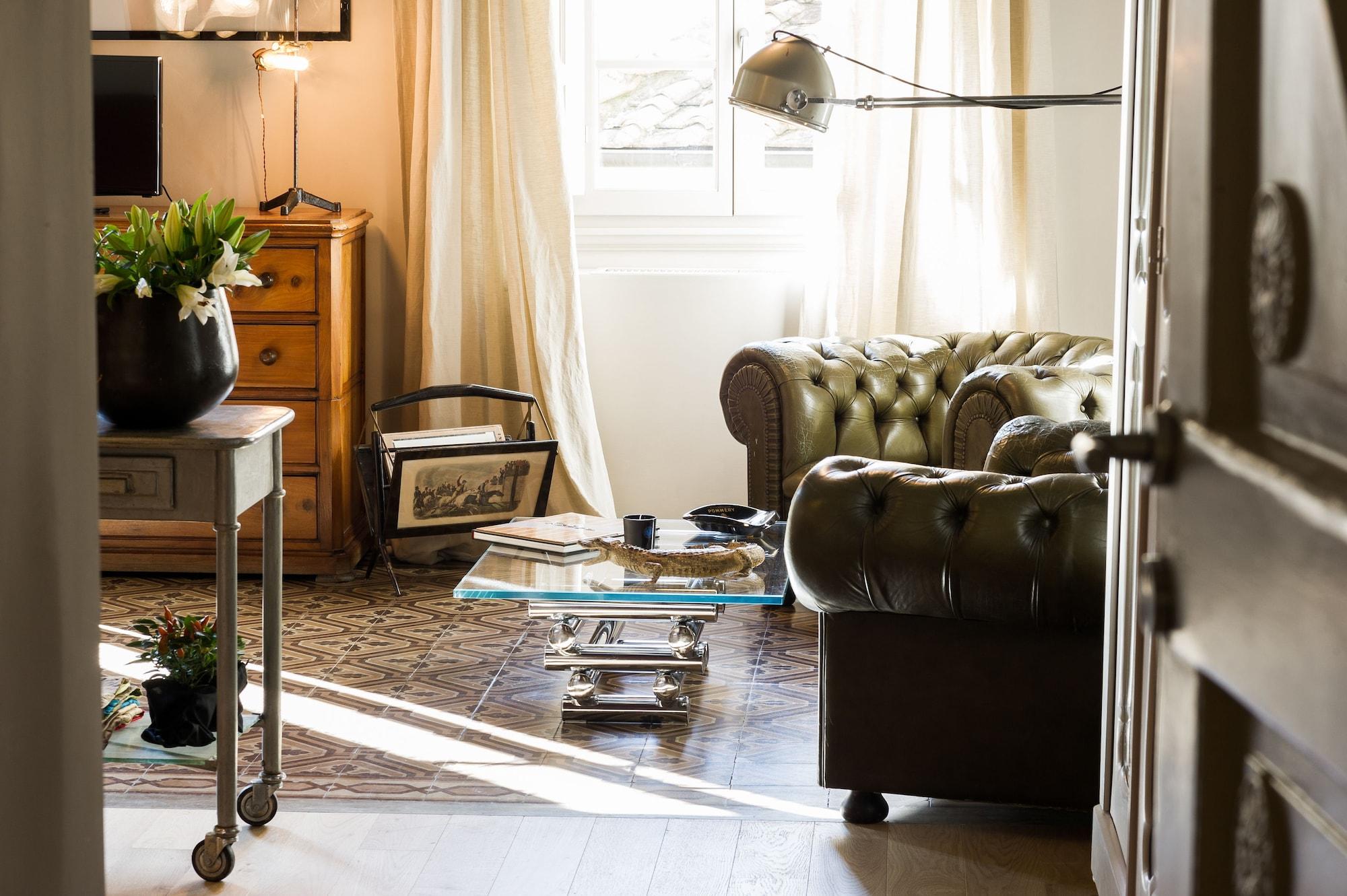 Arnobio Florence Suites