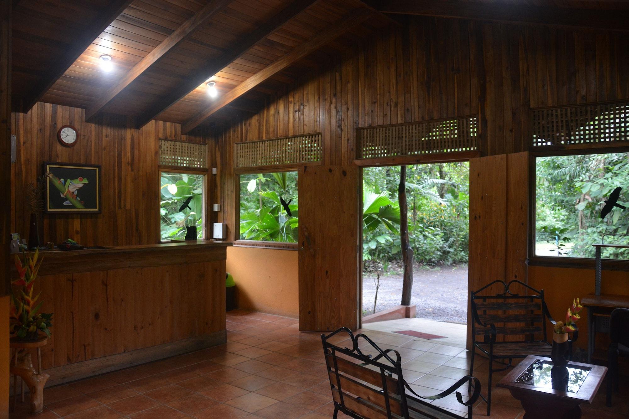 Refugio de Vida Silvestre y Eco Hospedaje Oasis Arenal by null