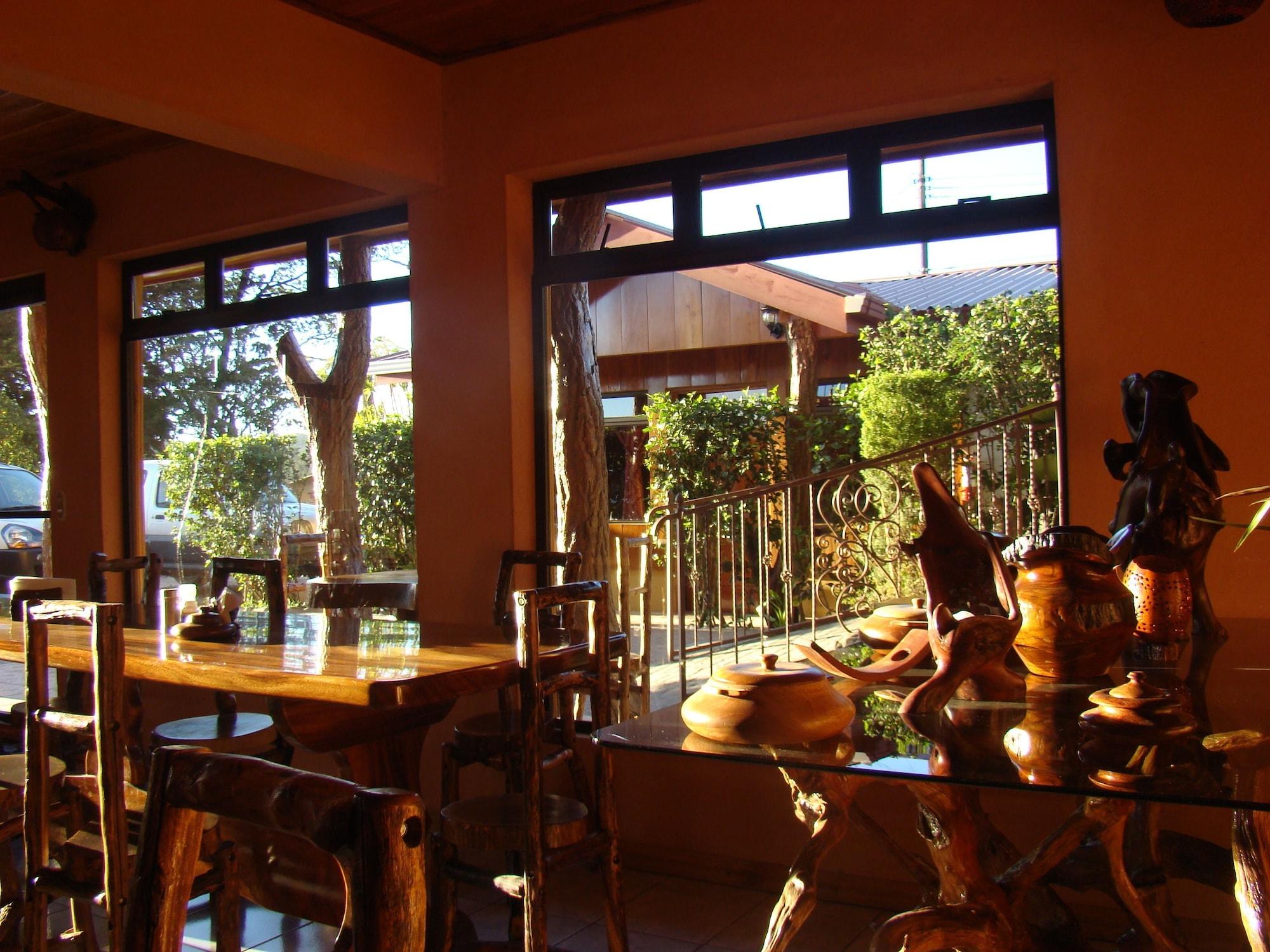 Monteverde Rustic Lodge