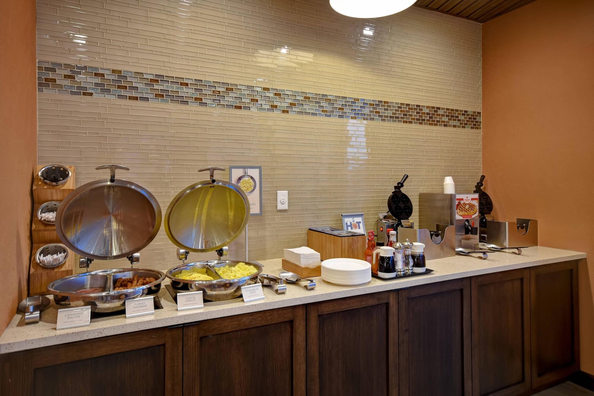 Fairfield Inn Suites By Marriott Milwaukee North