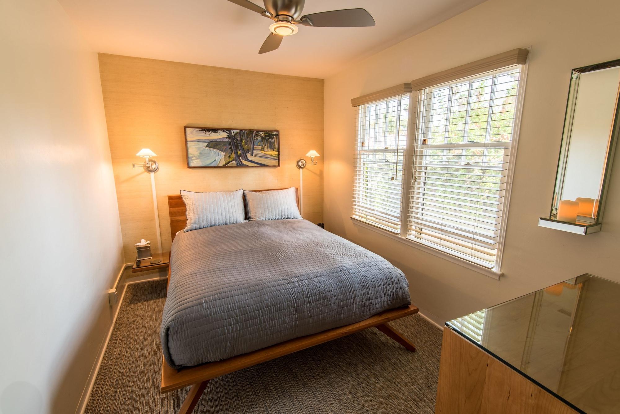 Harbor House Inn by null