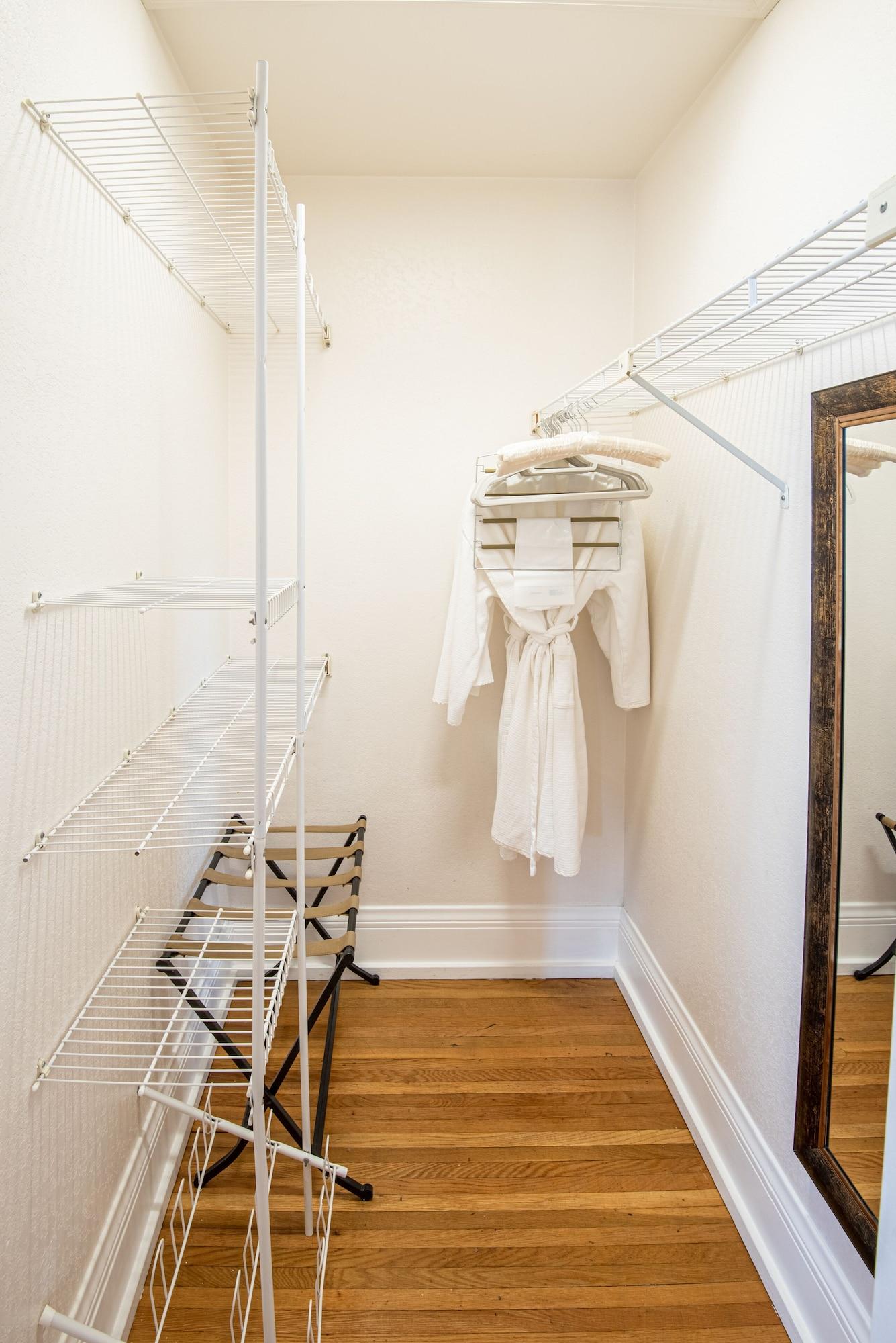 Harbor House Inn by null