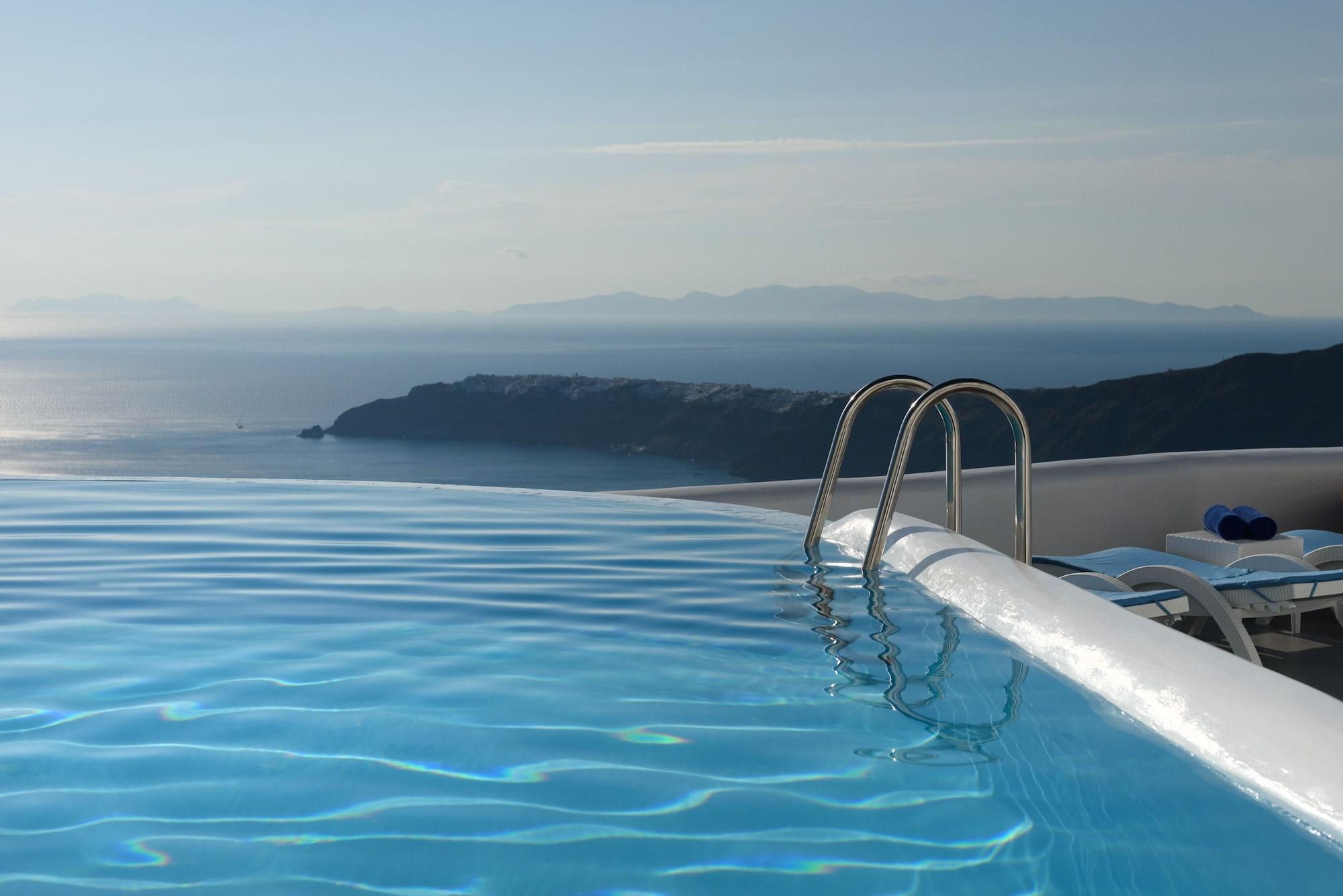 Abyssanto Suites & Spa