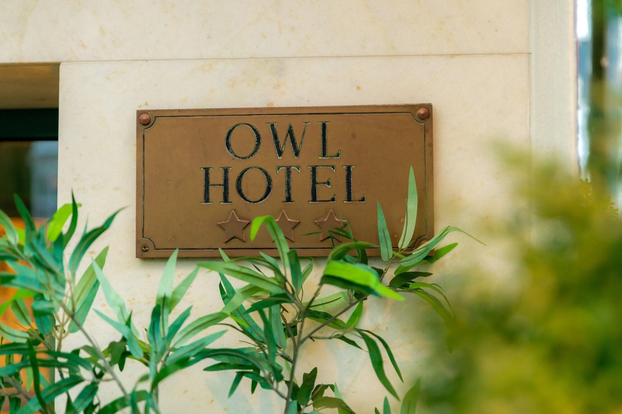 Owl Hotel by null