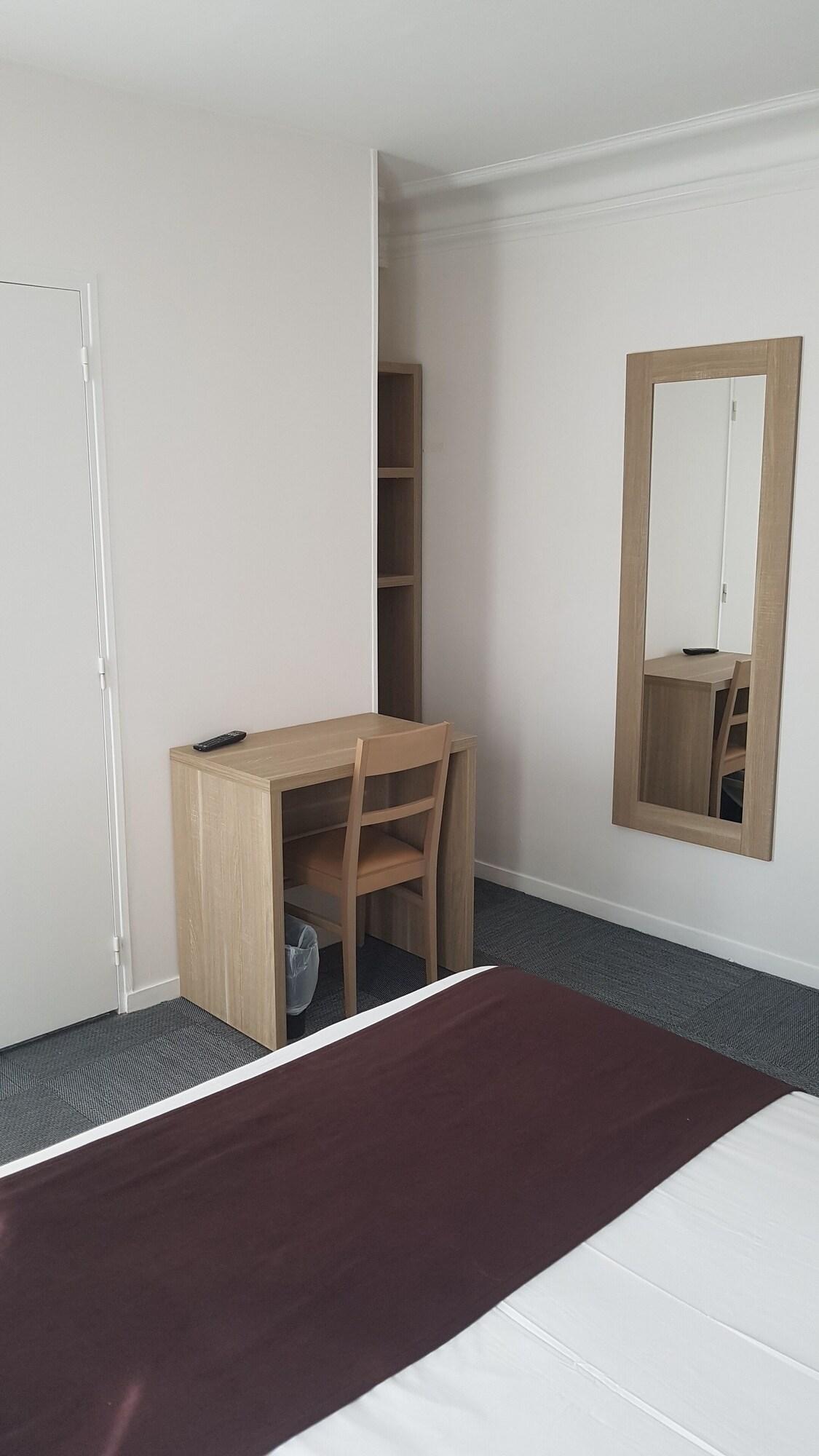 Cosmos Hôtel Paris by null