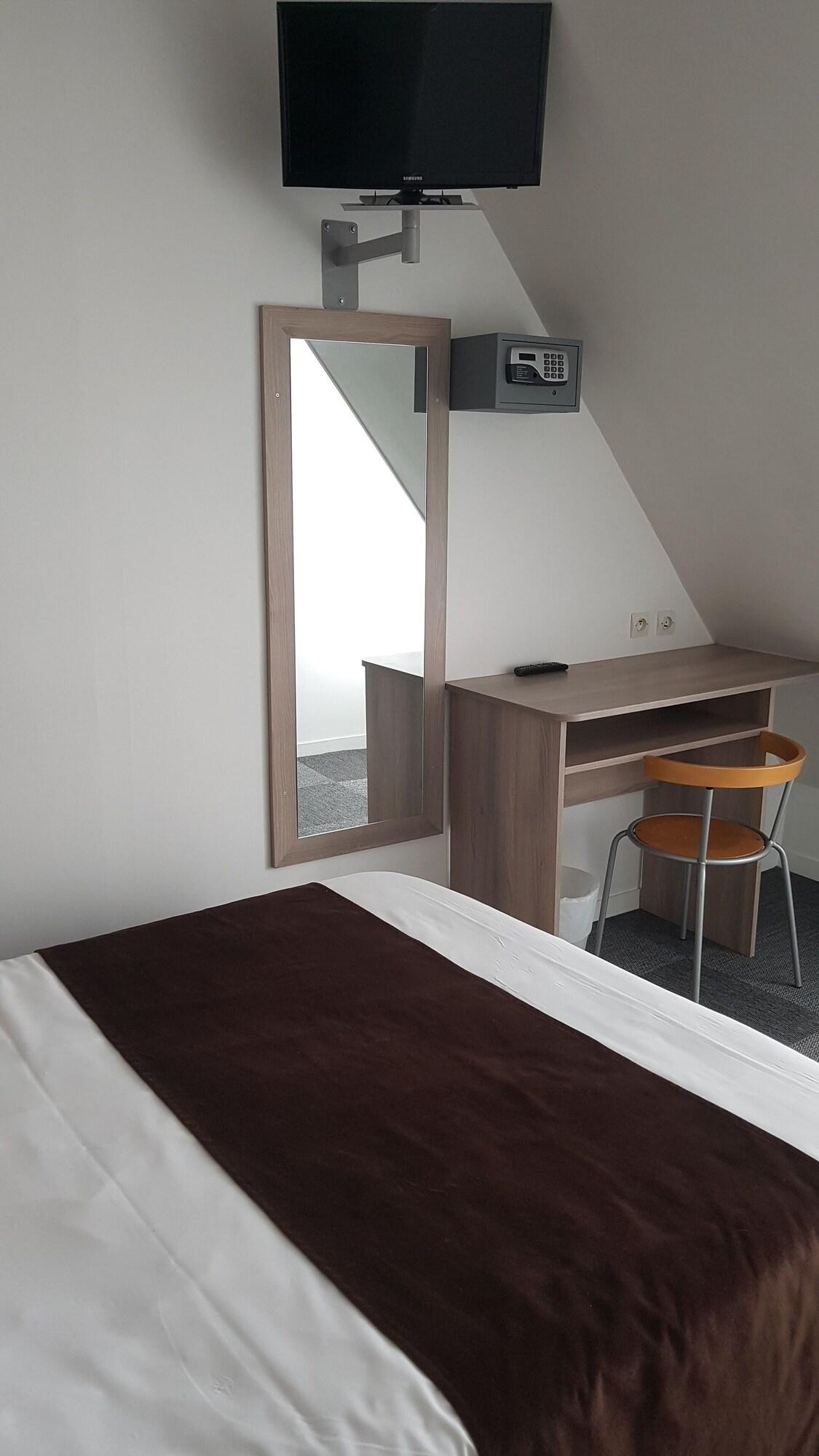 Cosmos Hôtel Paris by null