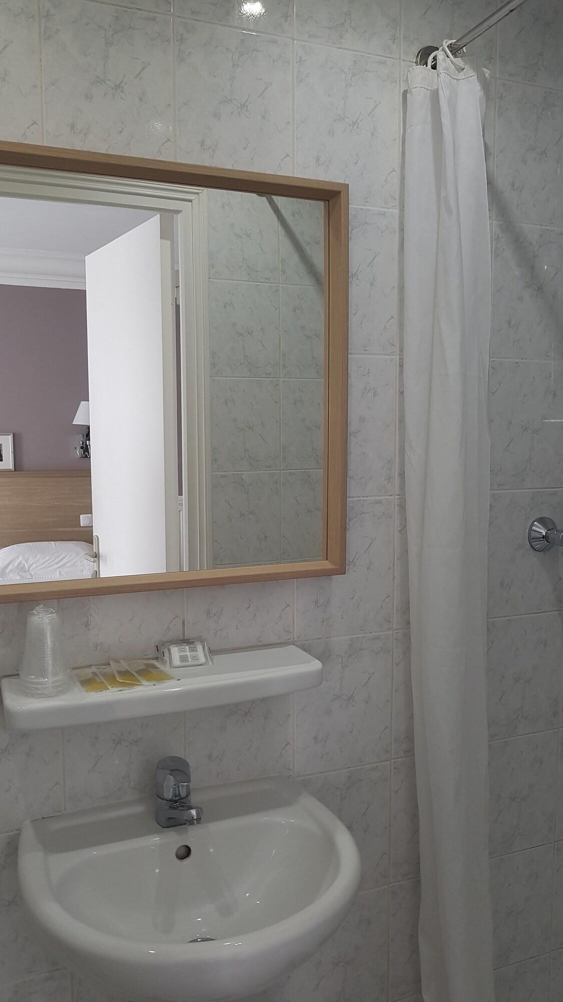 Cosmos Hôtel Paris by null