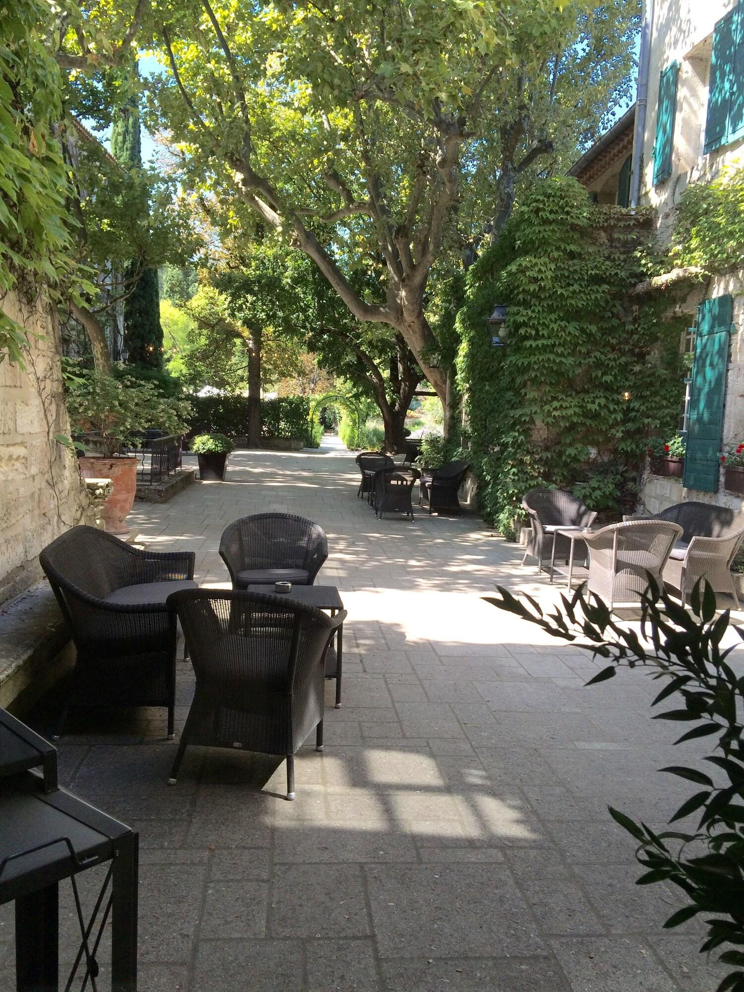 Hôtel Le Prieuré Baumanière 5 étoiles Relais & Châteaux by null