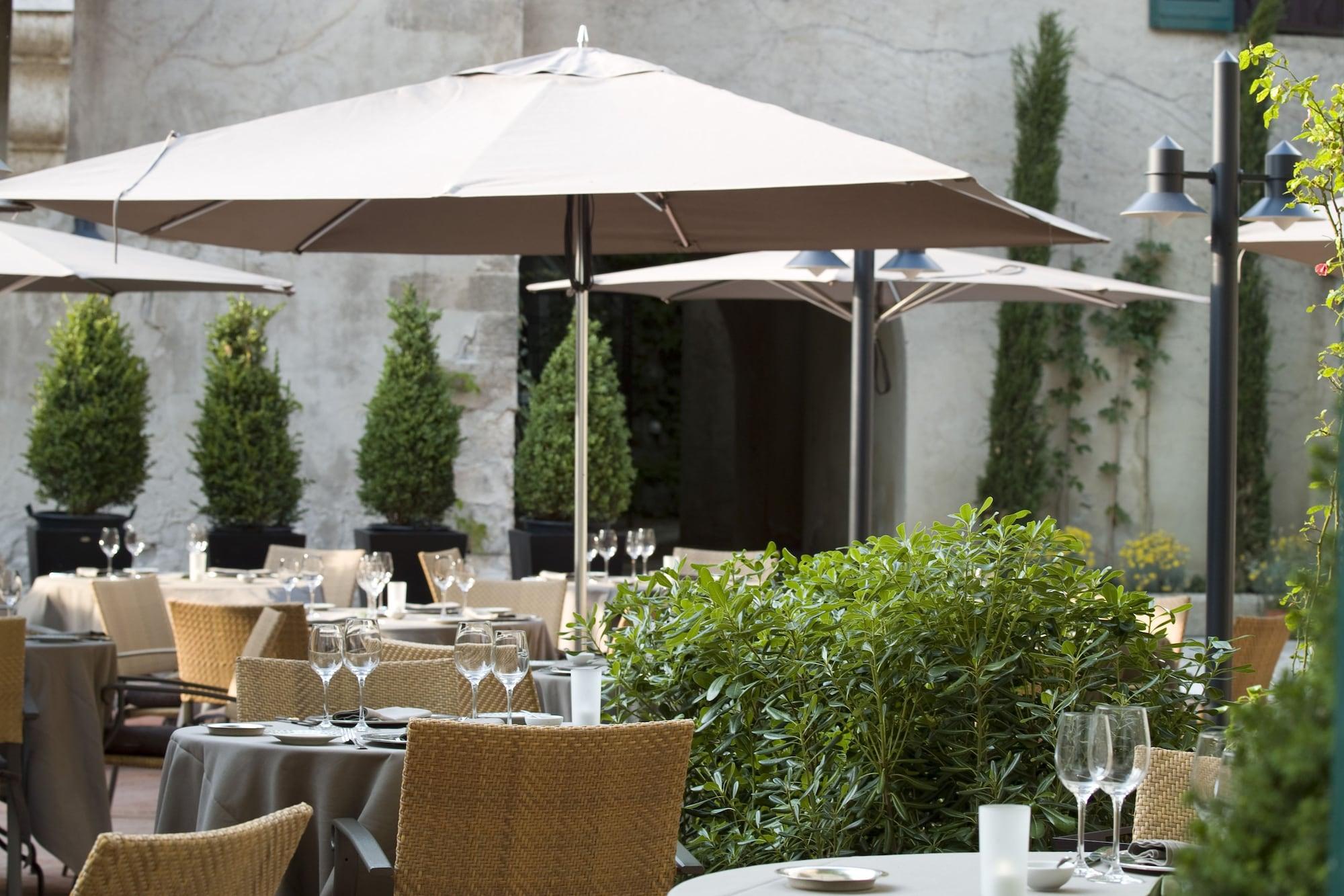 Hôtel Le Prieuré Baumanière 5 étoiles Relais & Châteaux by null