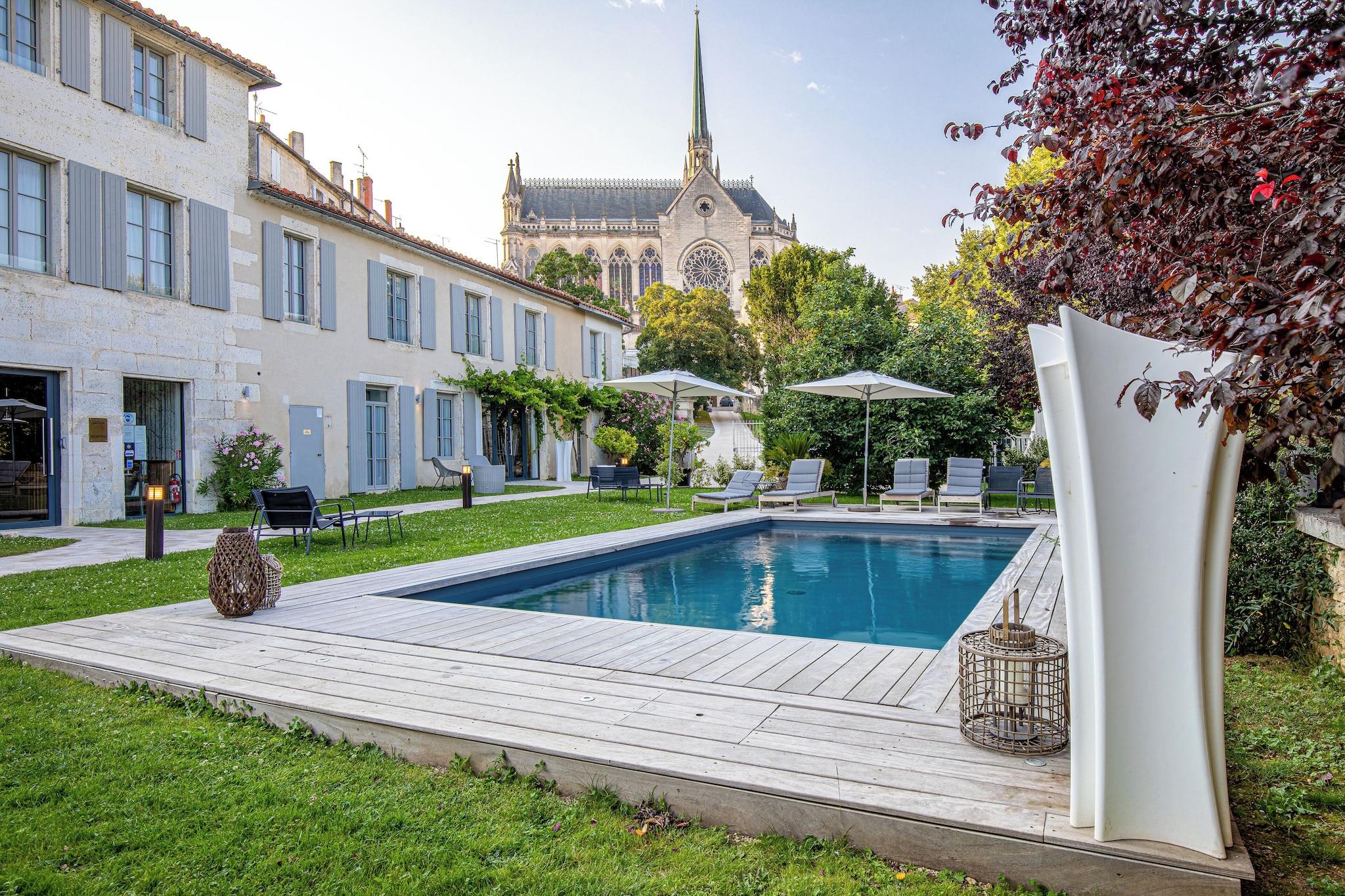 Hôtel Saint Gelais by null