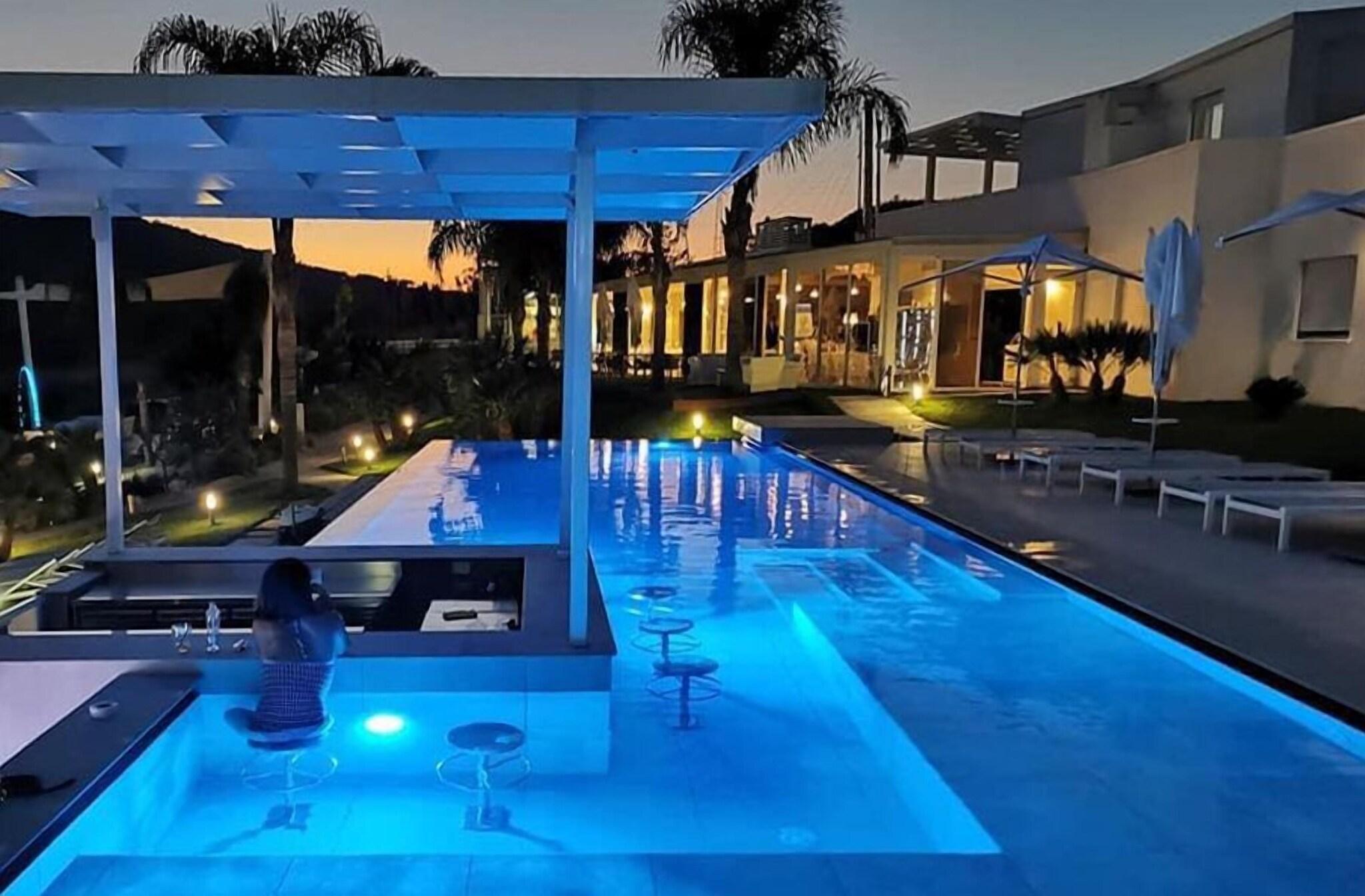 Doric Bed Boutique Hotel - resort- with restaurant service by null