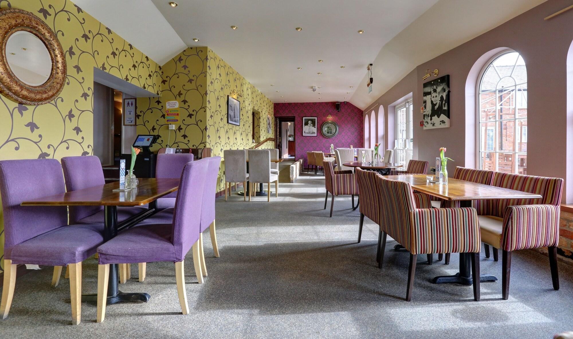 Manor Court Hotel