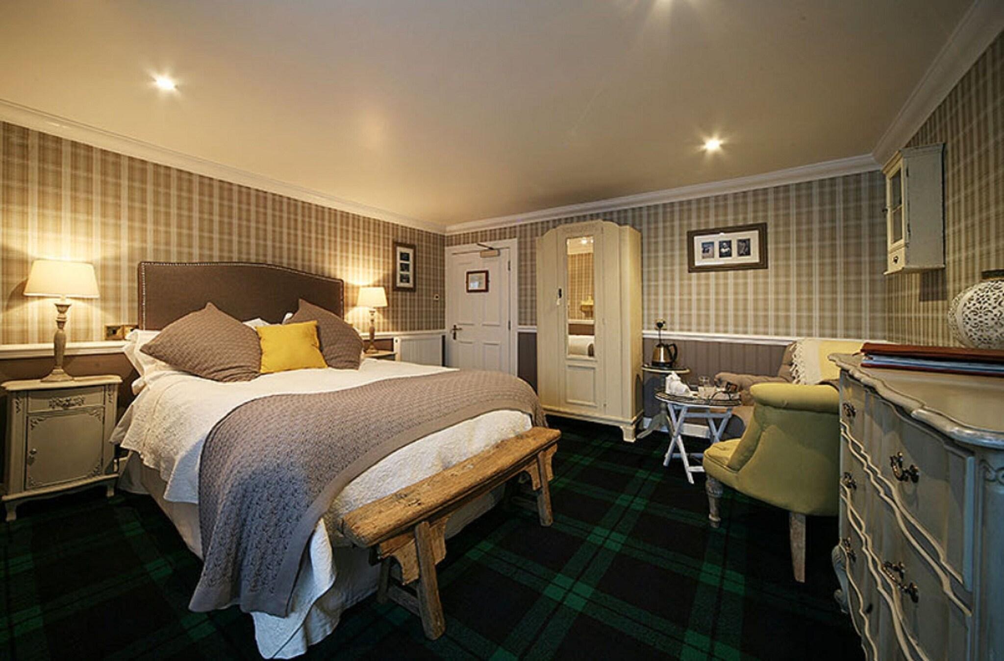 The George Hotel Inveraray by null