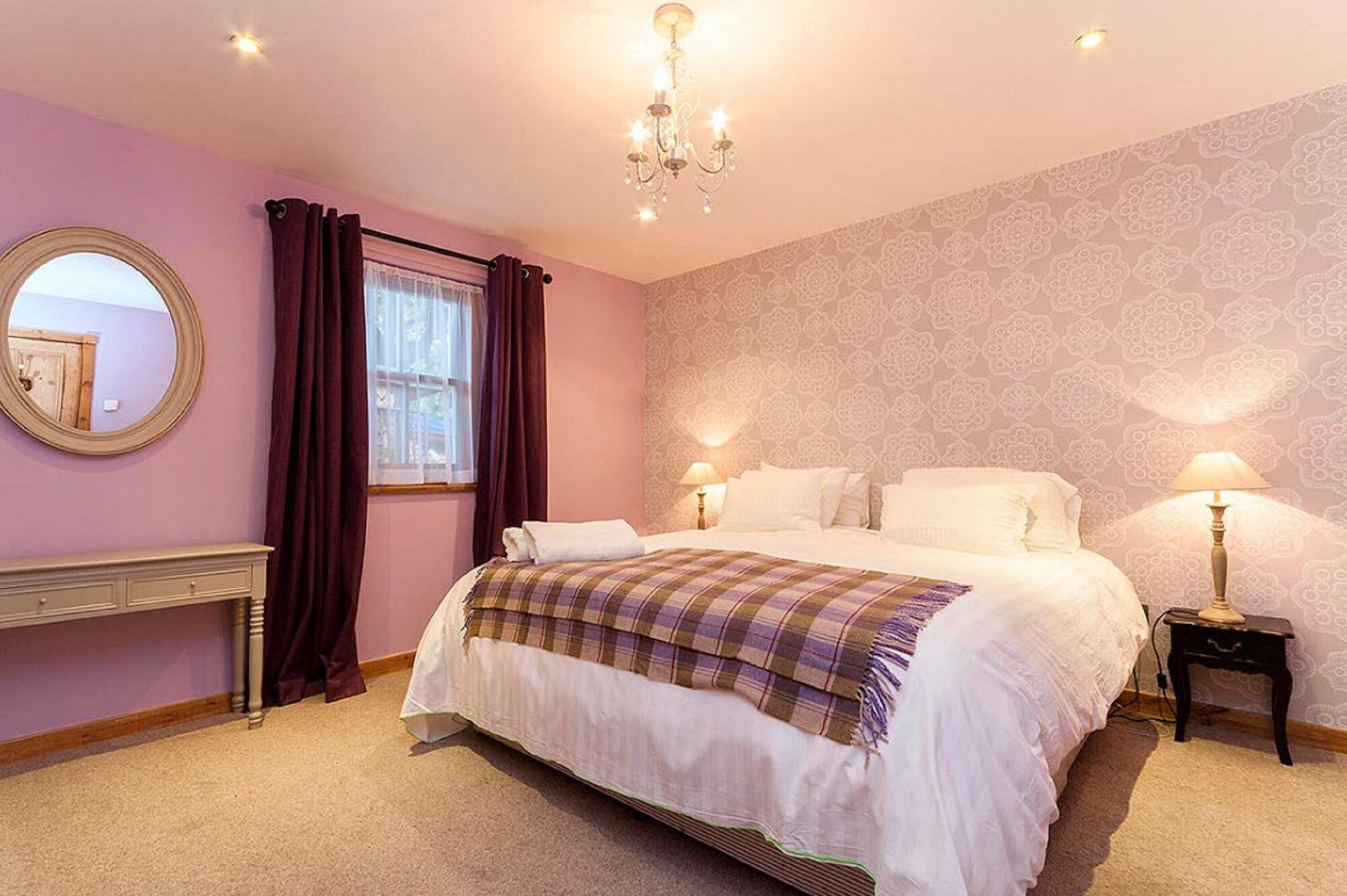 The George Hotel Inveraray by null