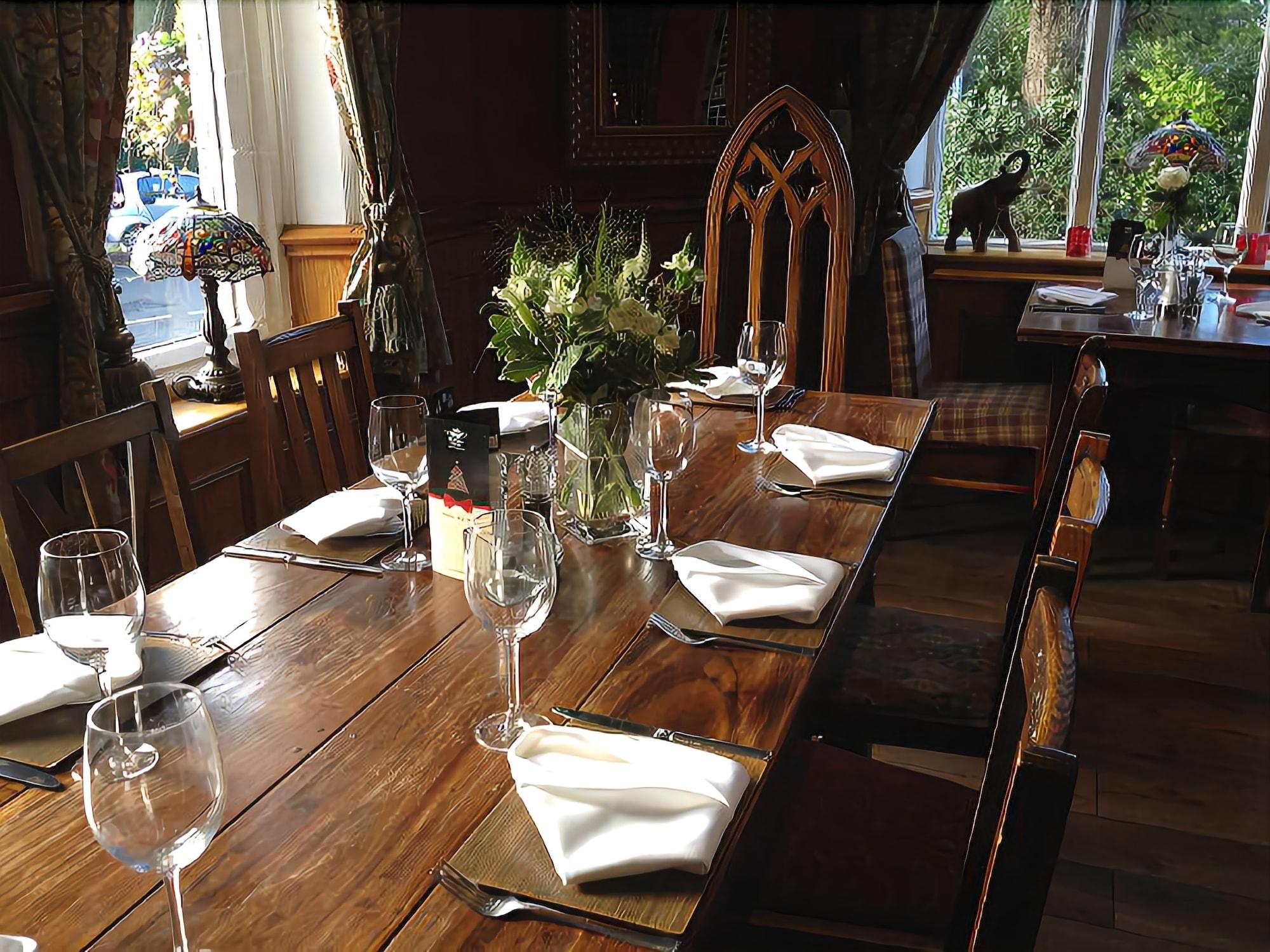 The Royal Oak Hotel And Restaurant