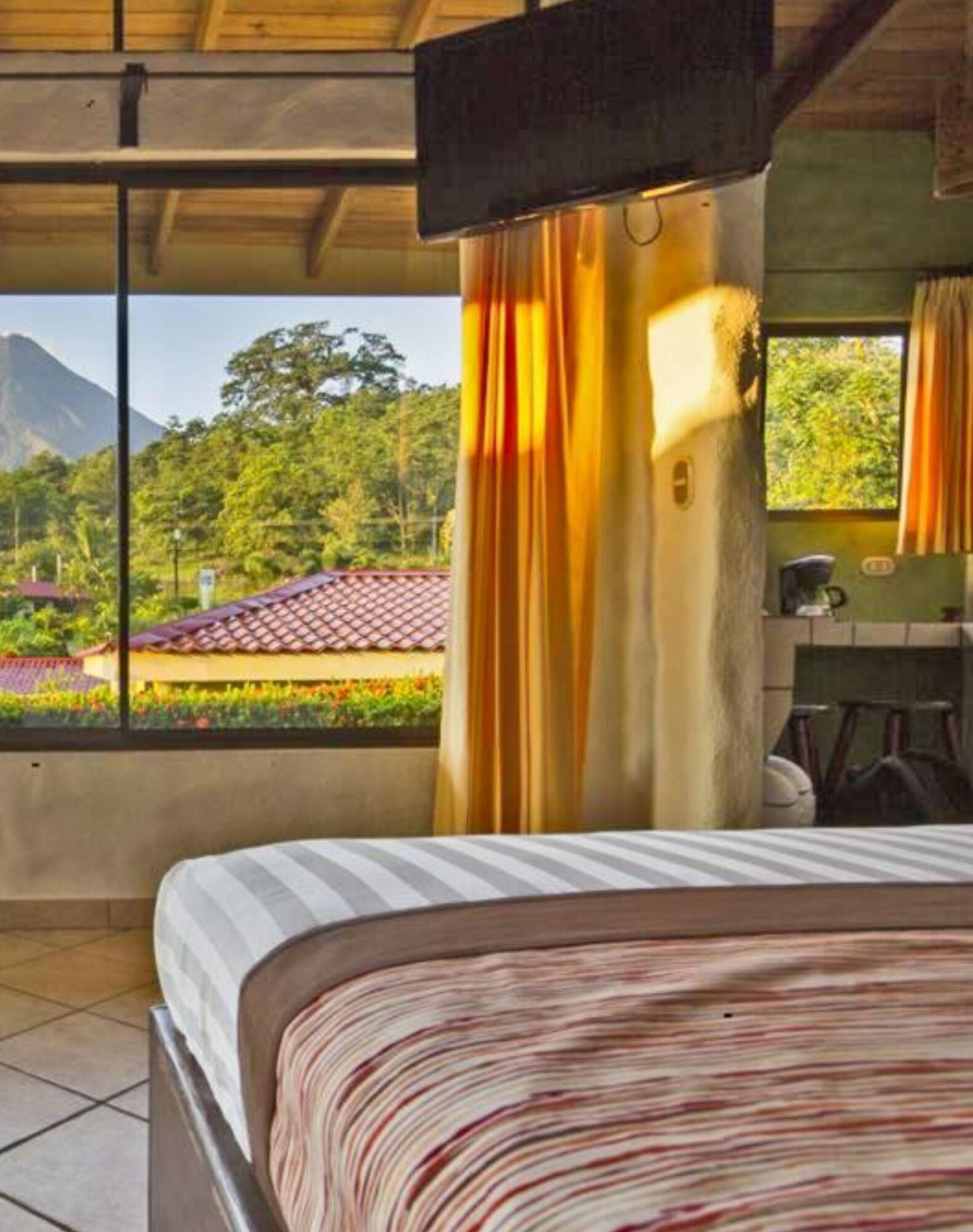 Arenal Volcano Inn by null