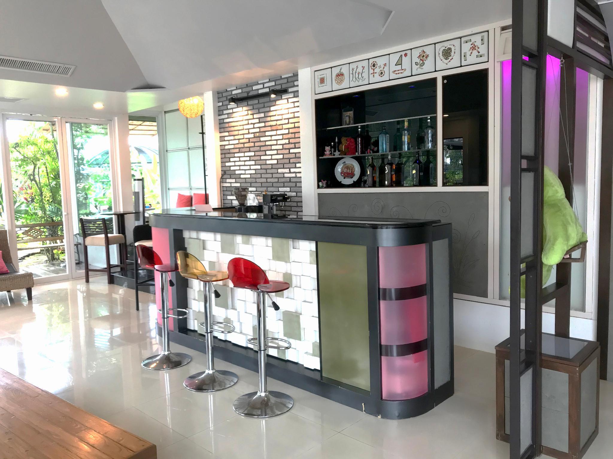 OYO 623 Cafe'@Luv22