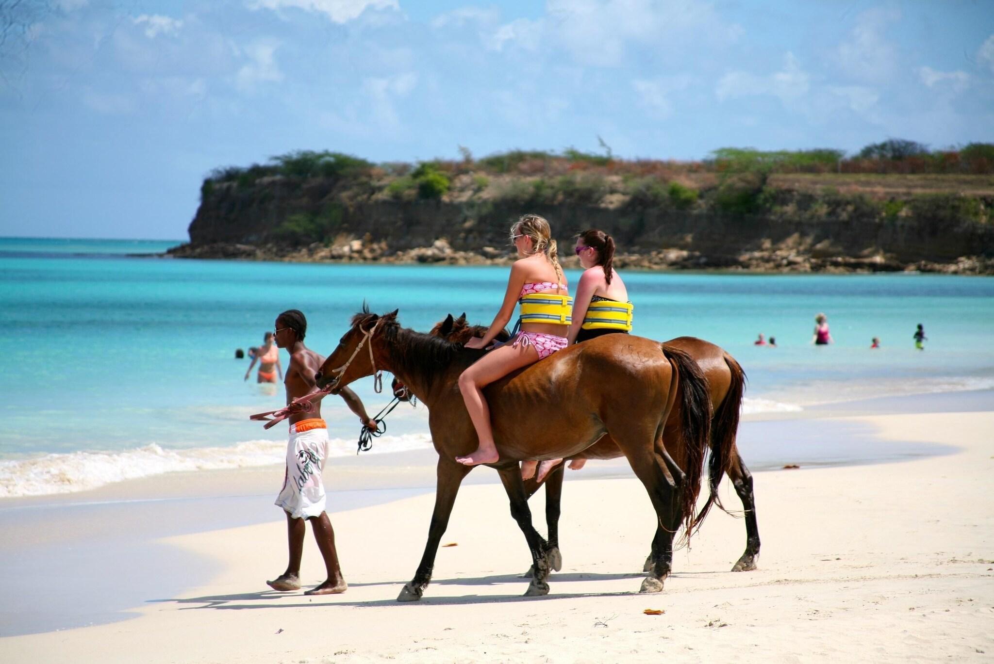 Coral Suites Beach Club & Spa