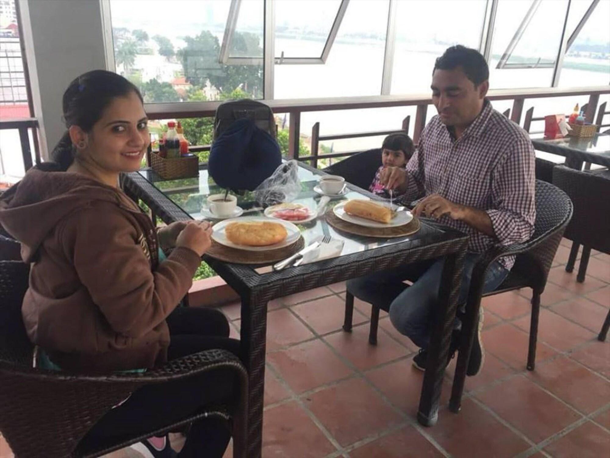 4 Rivers Hotel