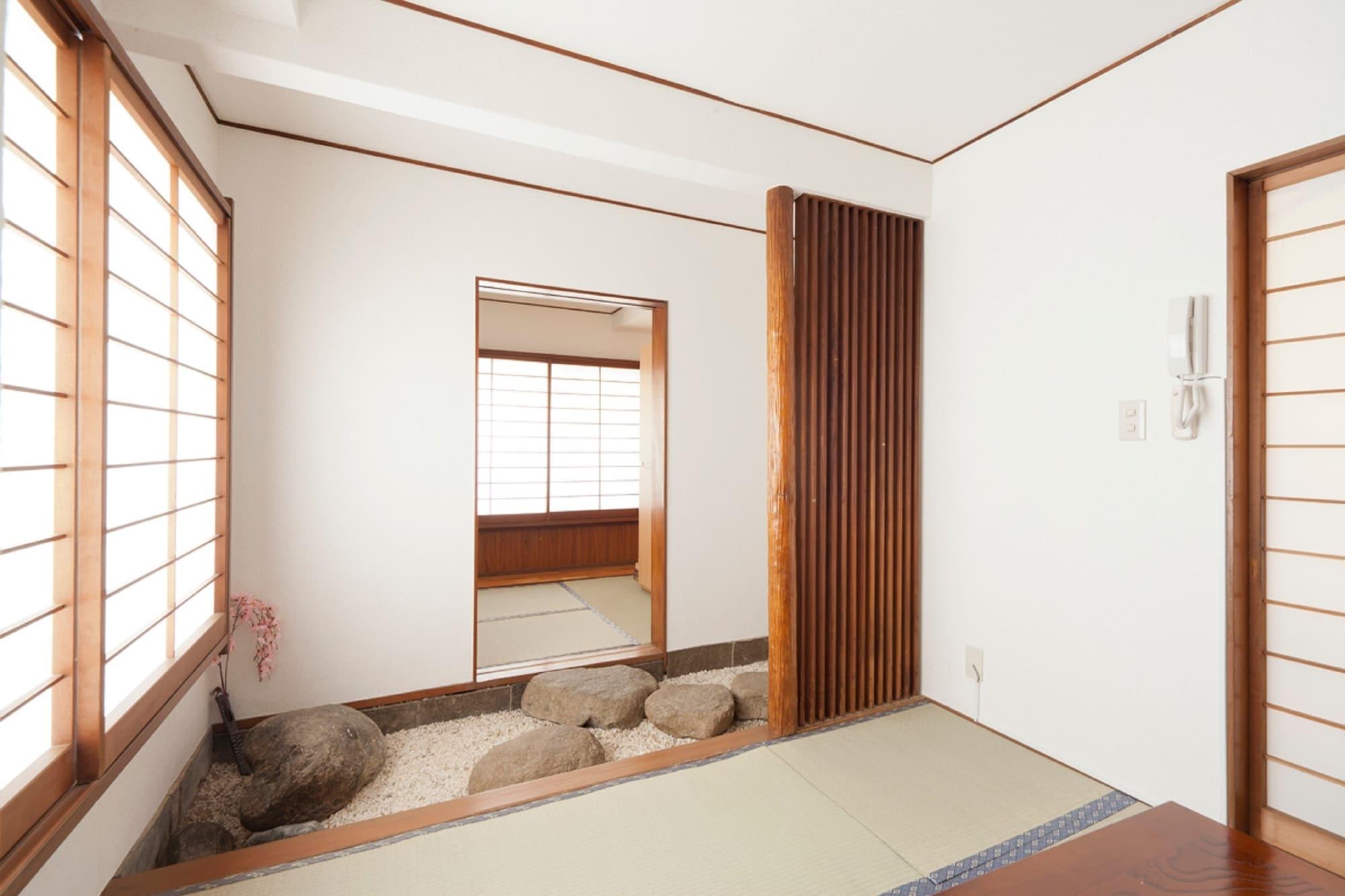 Shin-Okubo Sekitei by null