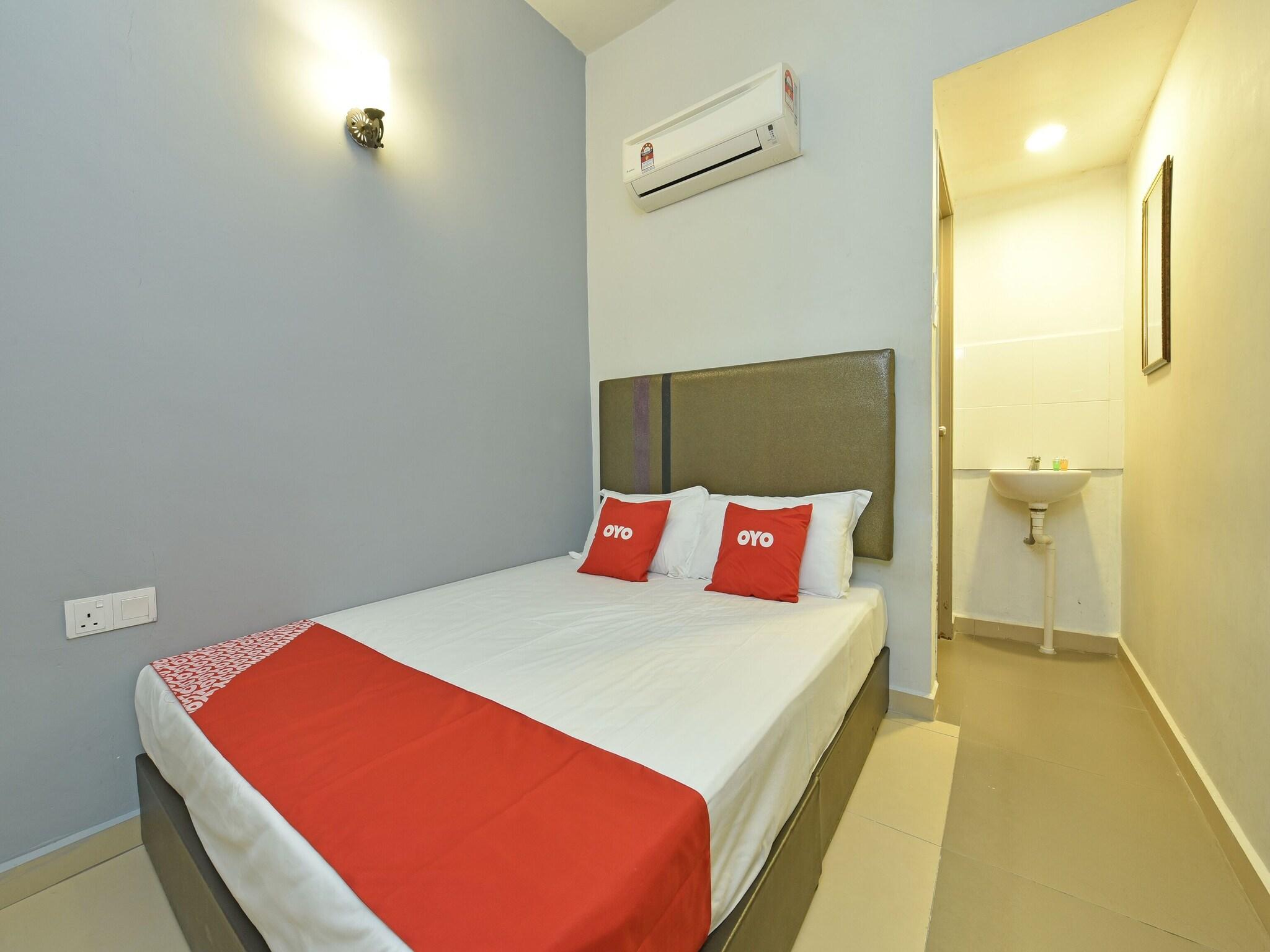 Oyo 89442 24 Seven Hotel