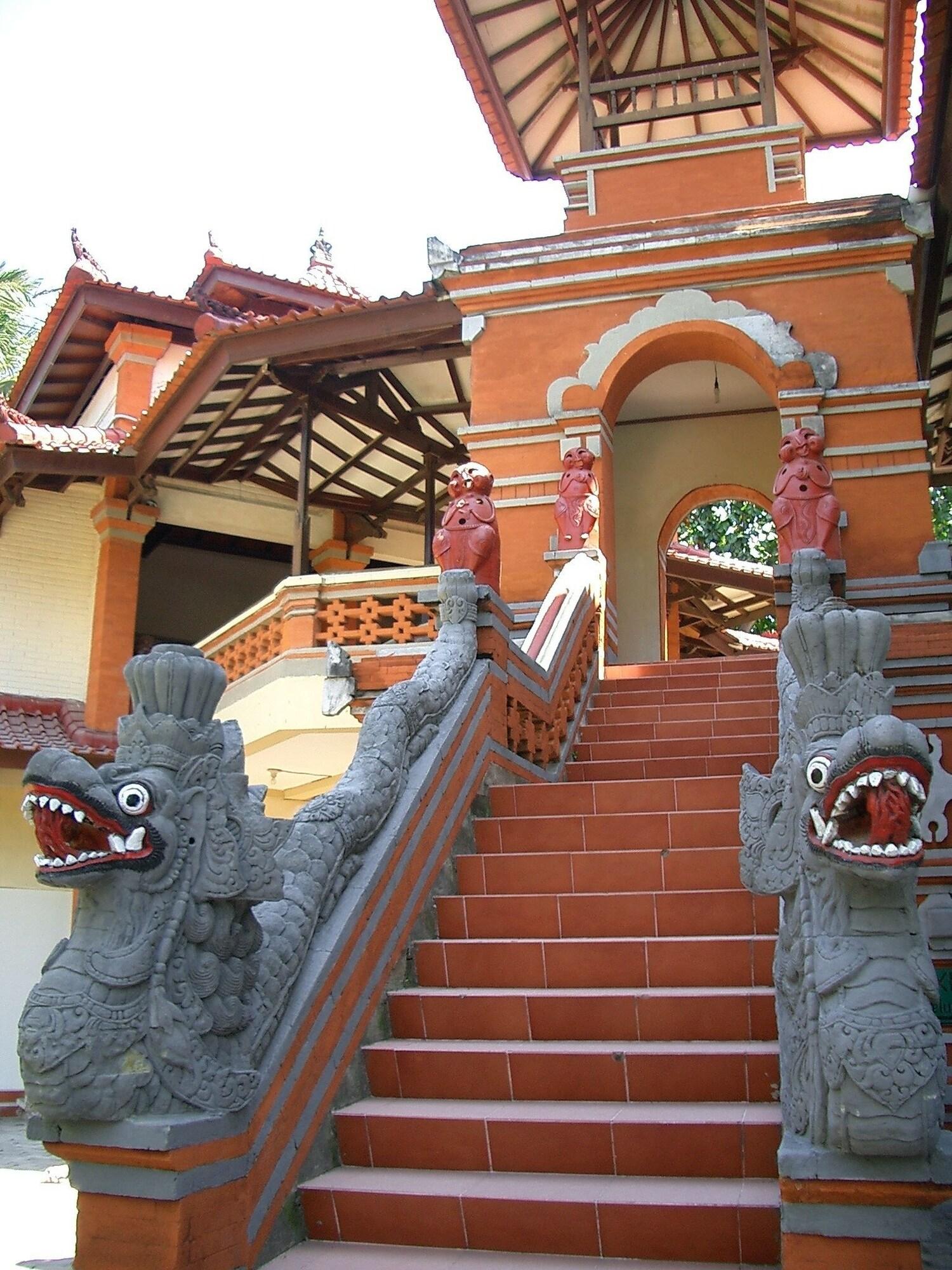 Puri Naga Seaside Cottages