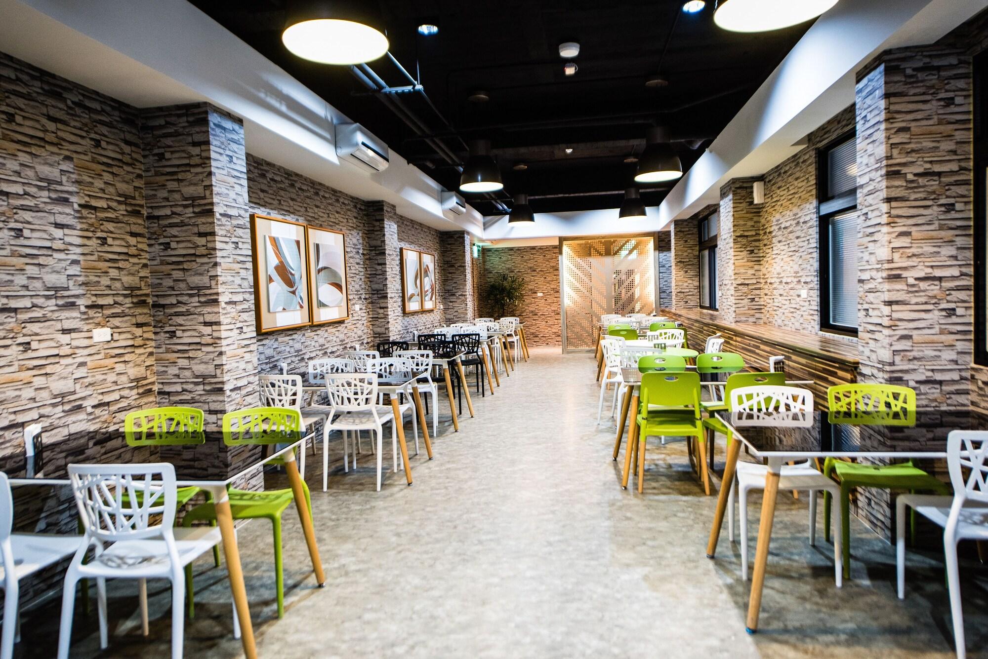 Six Fukun Hotel