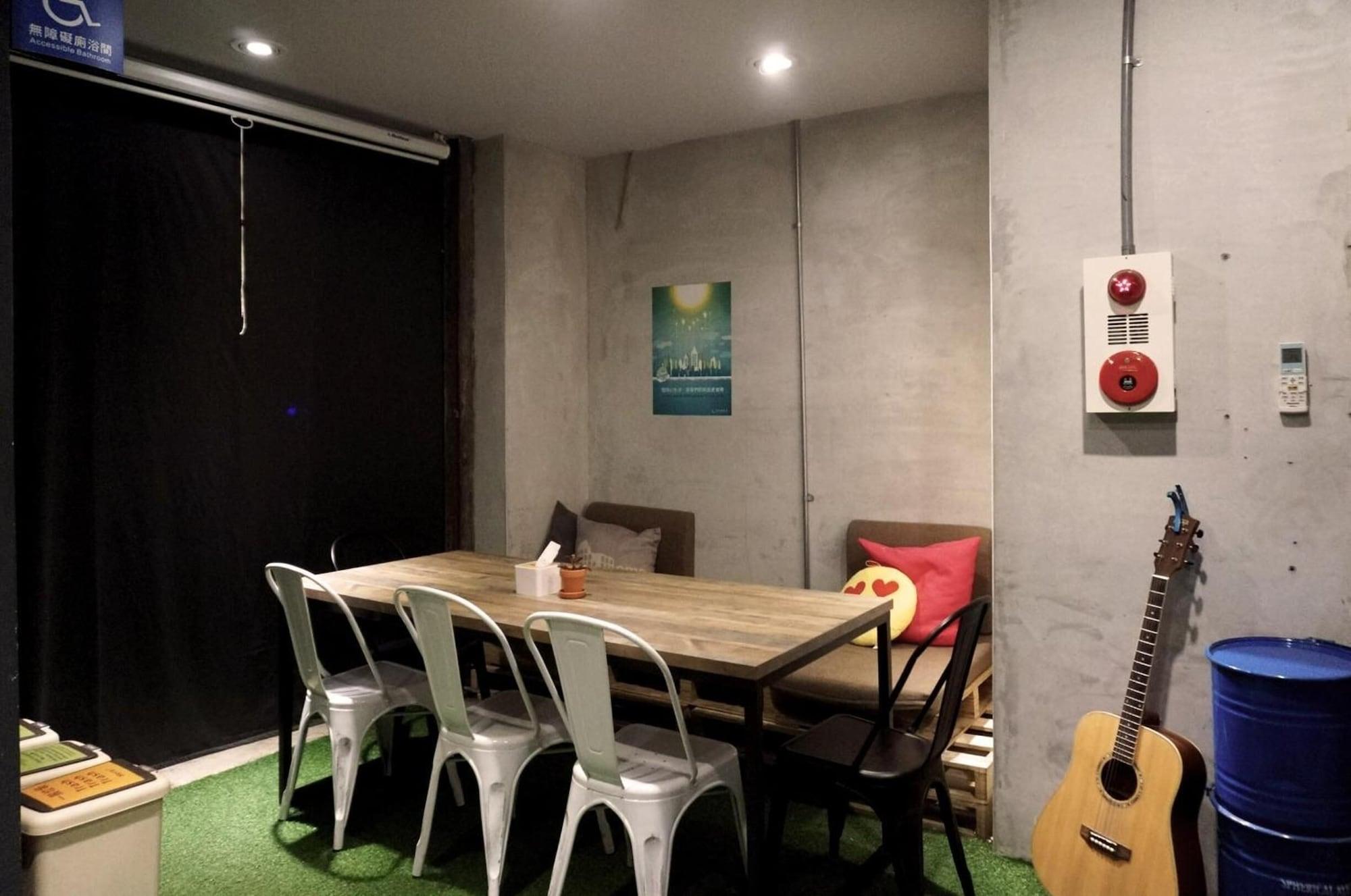 Dongmen 3 Hostel 東門3號青年旅店 by null