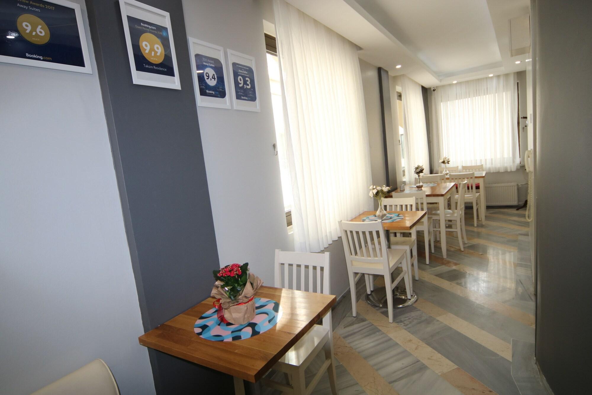 Hotel Away Suite