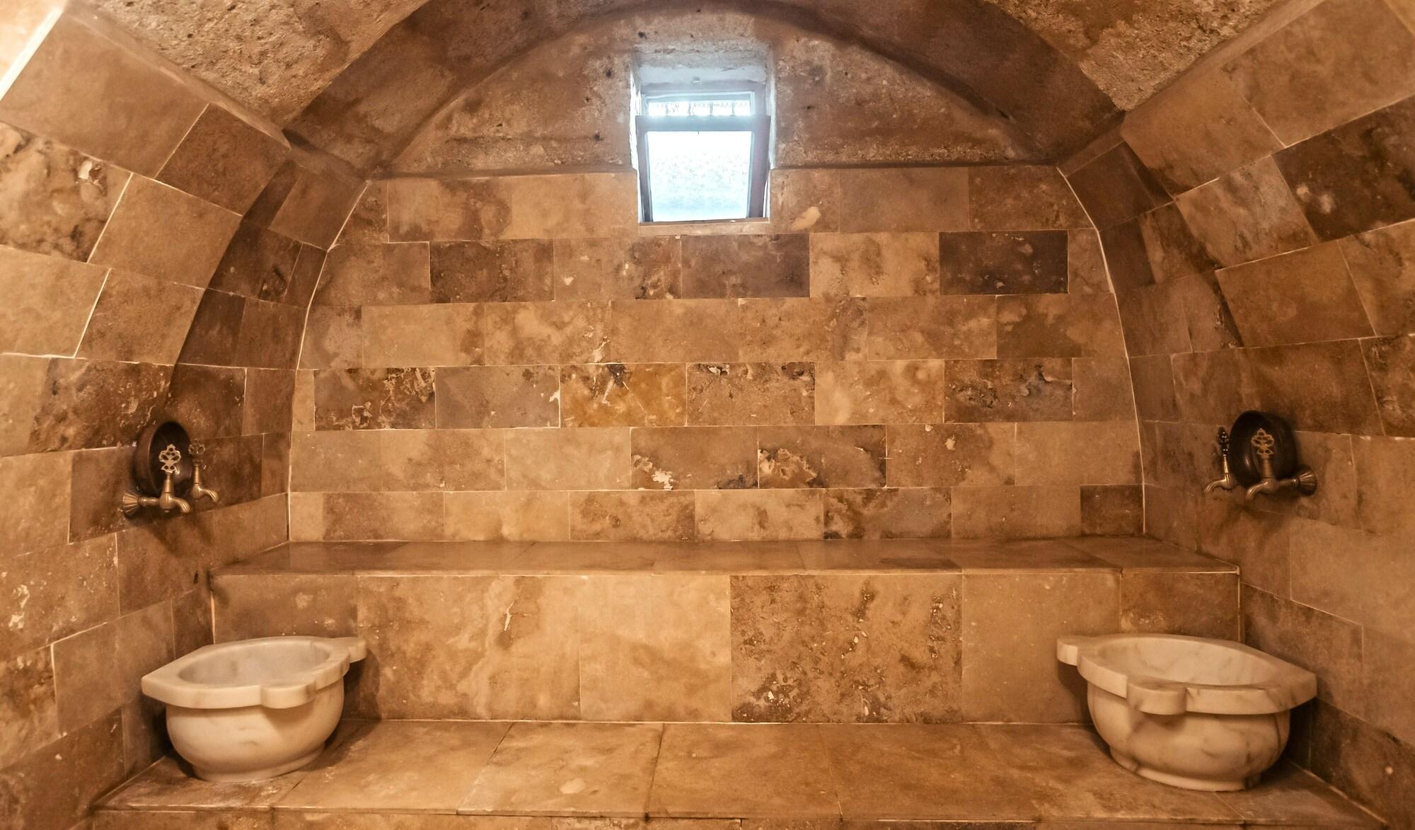 Larissa Cave Hotel