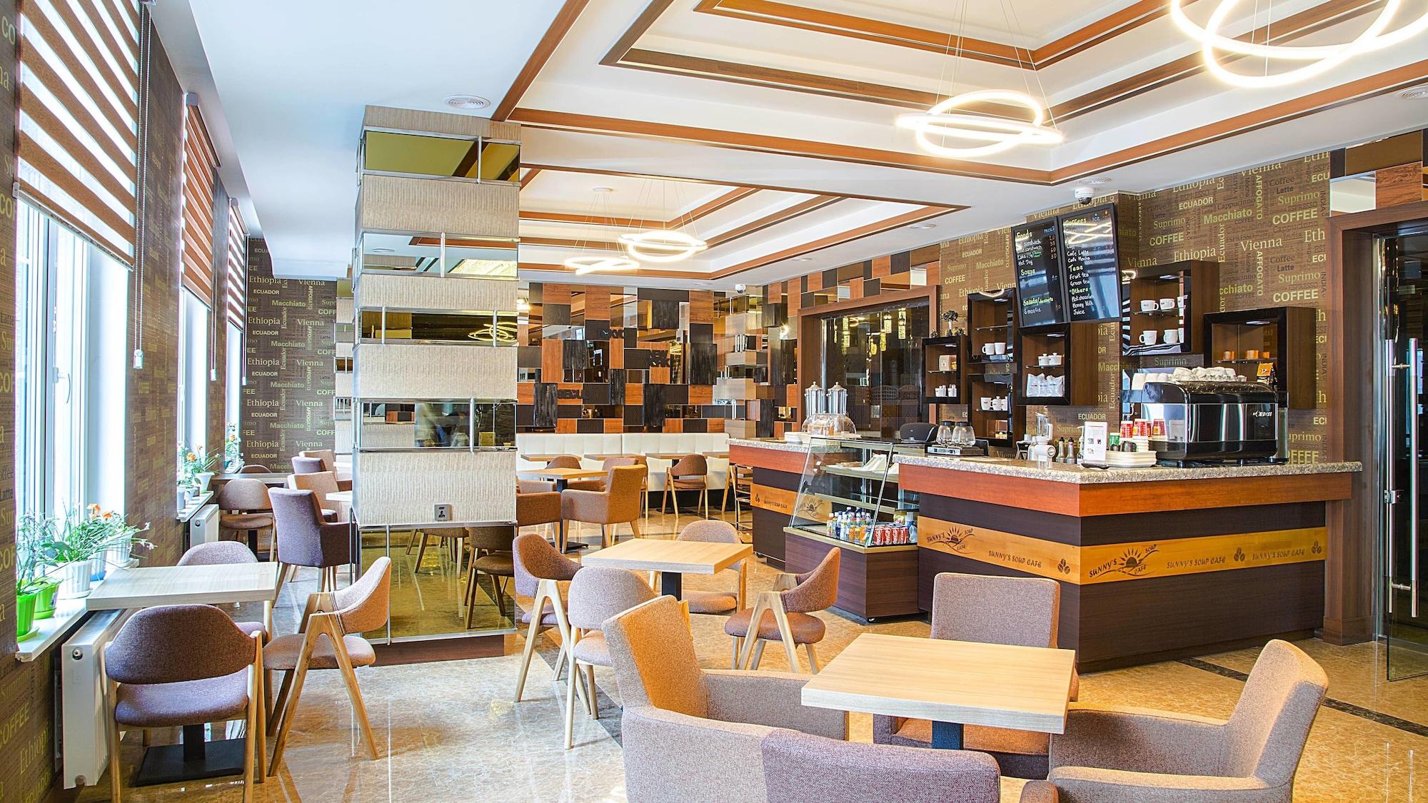 The Grand Hill Hotel by null