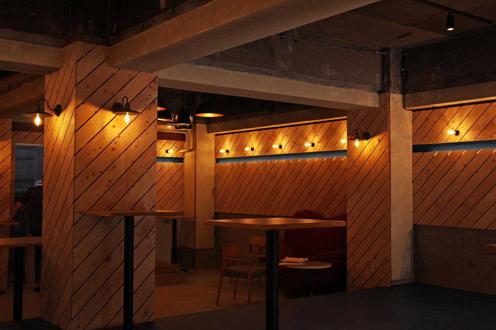 TRAVEL&BOOK HOTEL HULATON CABIN takamatsu - Hostel