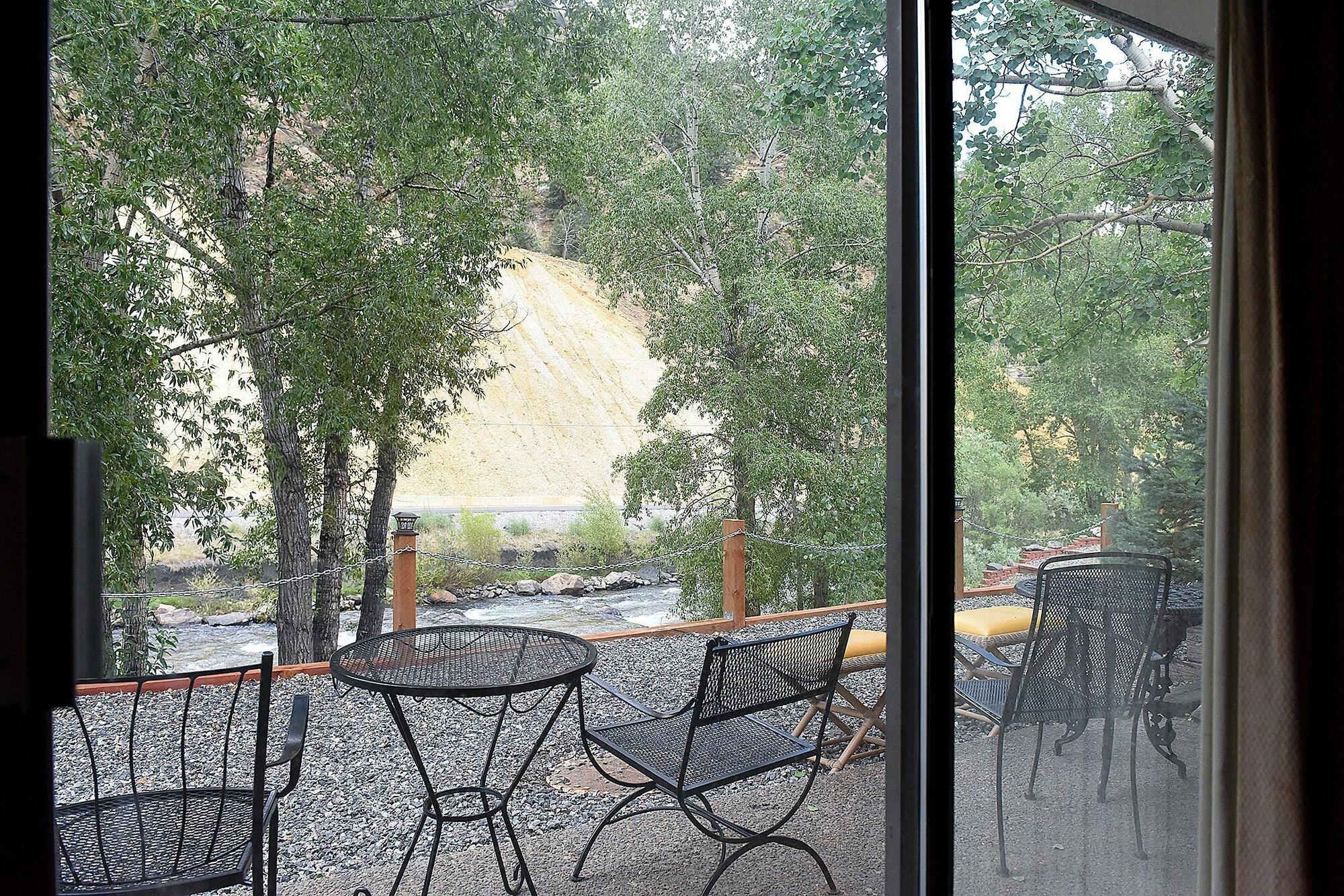 Argo Inn And Suites
