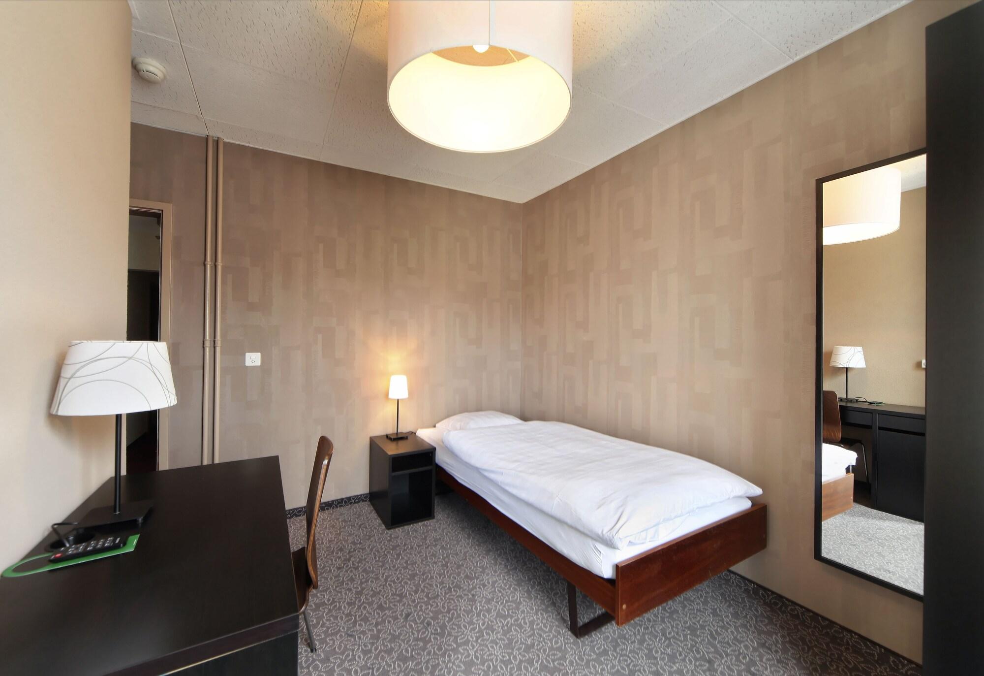 La Suite – Hôtel Café & Restaurant by null