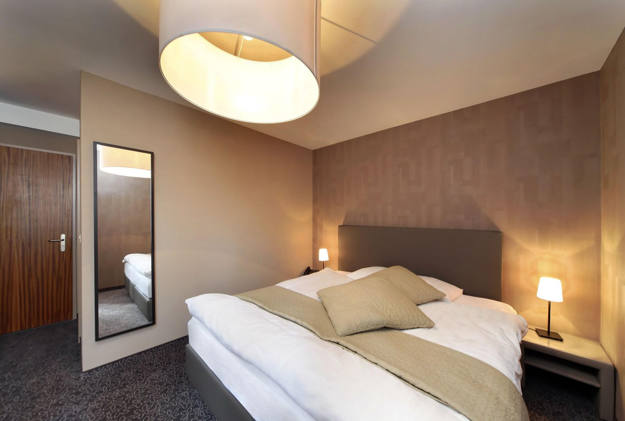 La Suite – Hôtel Café & Restaurant by null