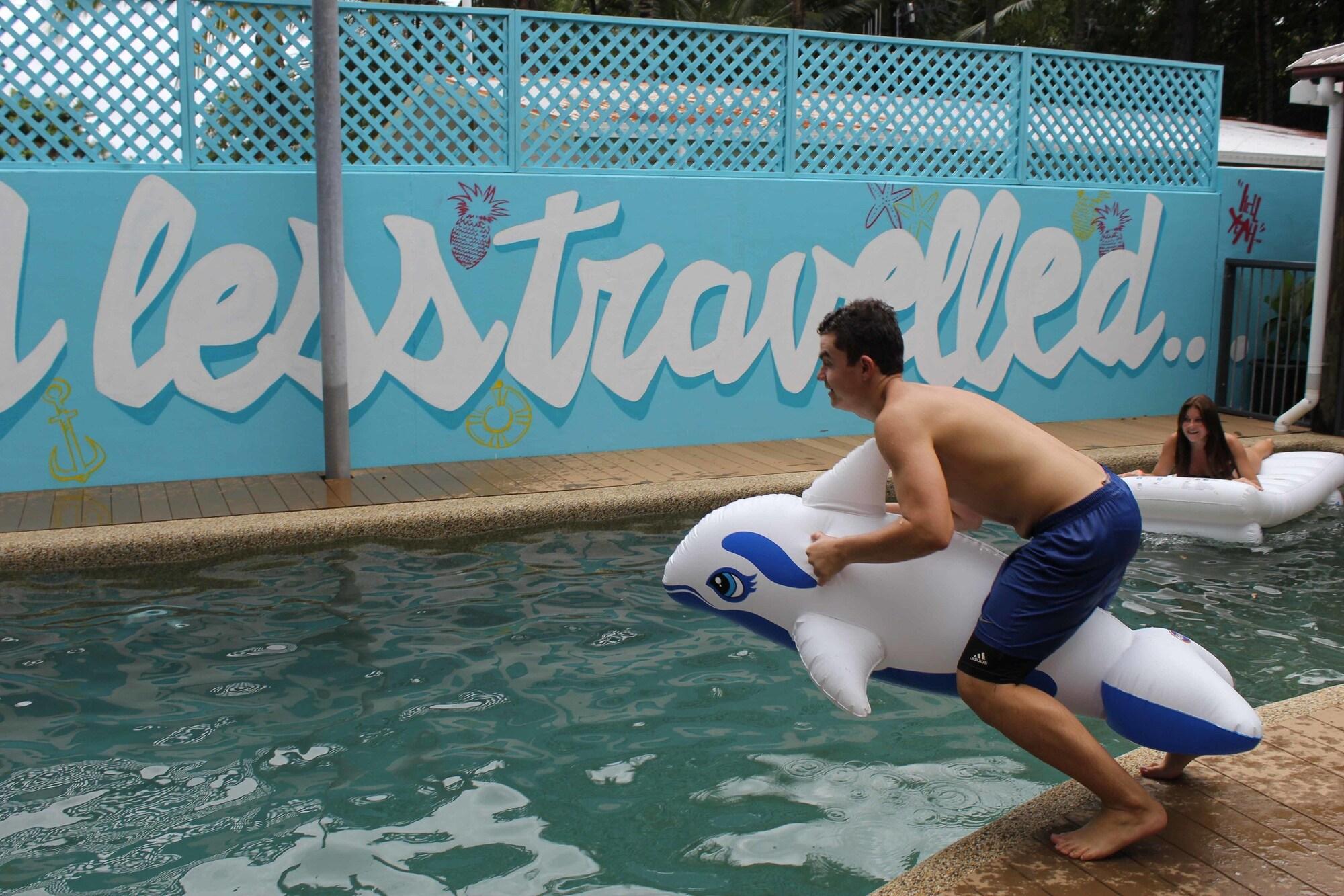 Port Douglas Backpackers by null