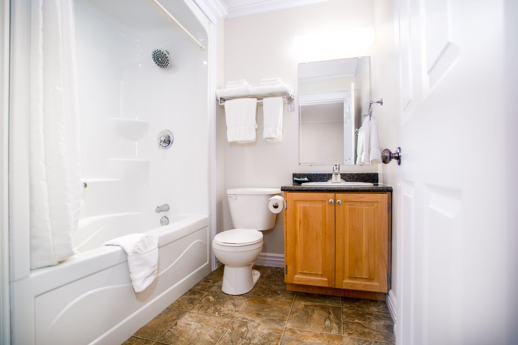 Royal Inn + Suites by null