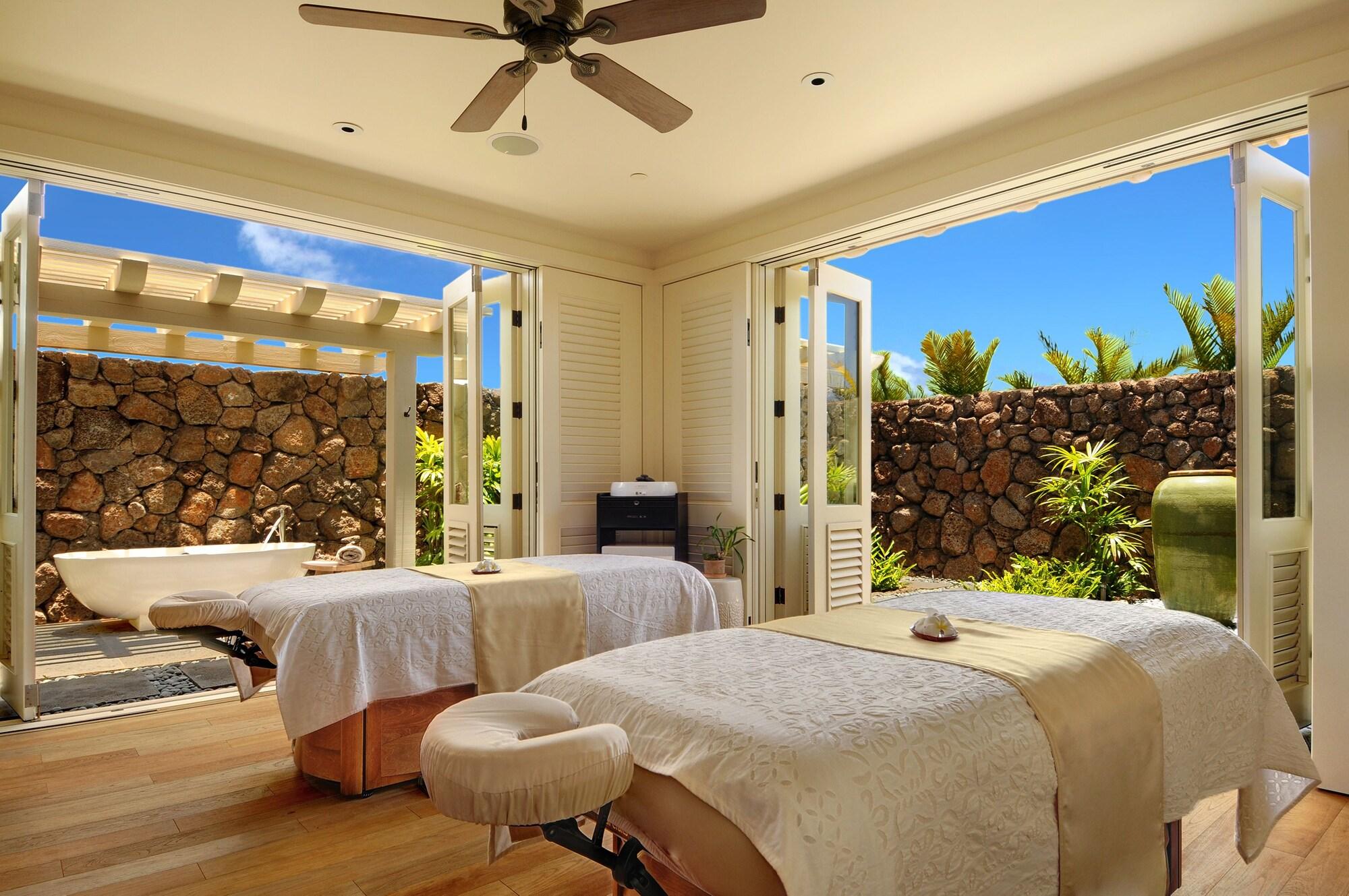 The Lodge at Kukuiʻula by null
